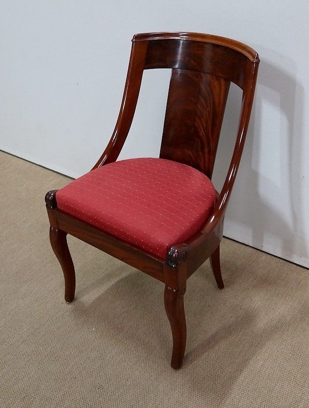 photo furniture Four Mahogany Chairs, Restoration Period  1st Part Of The 19th Century