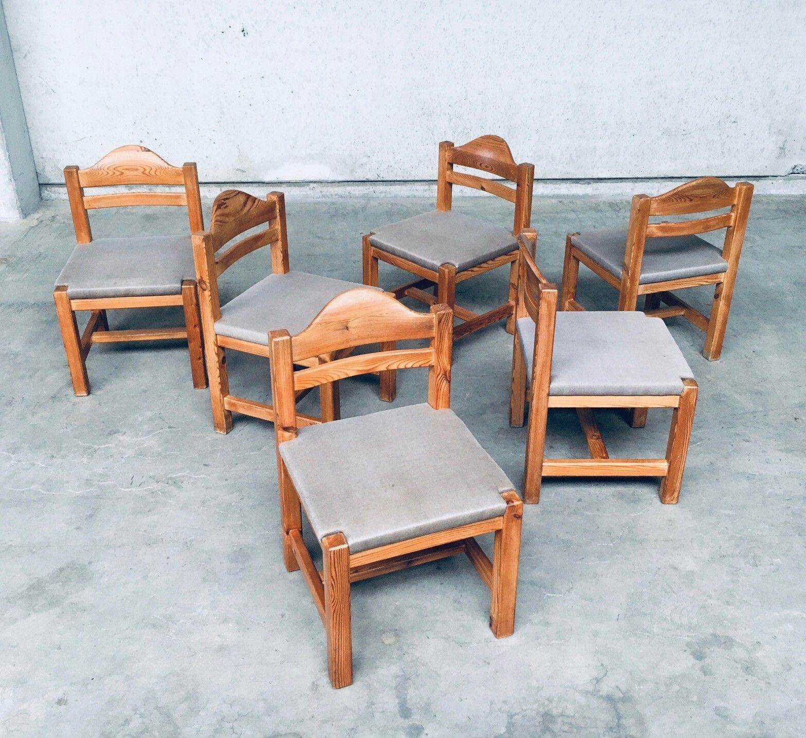 Brutalistisch Design Eetkamerstoelen Van Grenenhout – Vierkant Model, Jaren 1970