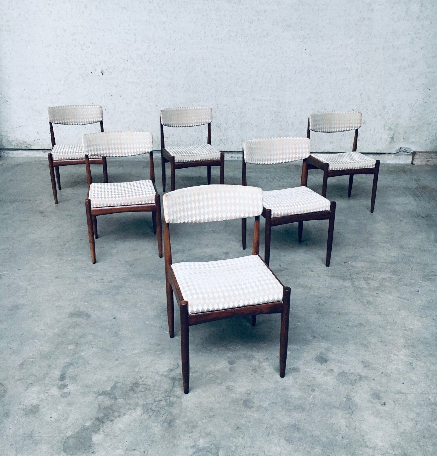 Mid Century Modern Scandinavisch Design Teakhouten Eetkamerstoelen, Ca. Jaren 1960 photo furniture