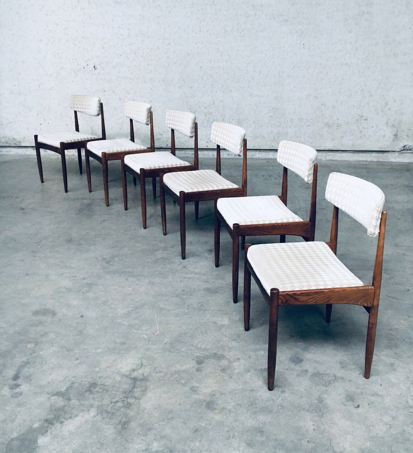 Mid Century Modern Scandinavisch Design Teakhouten Eetkamerstoelen, Ca. Jaren 1960 photo Meubels