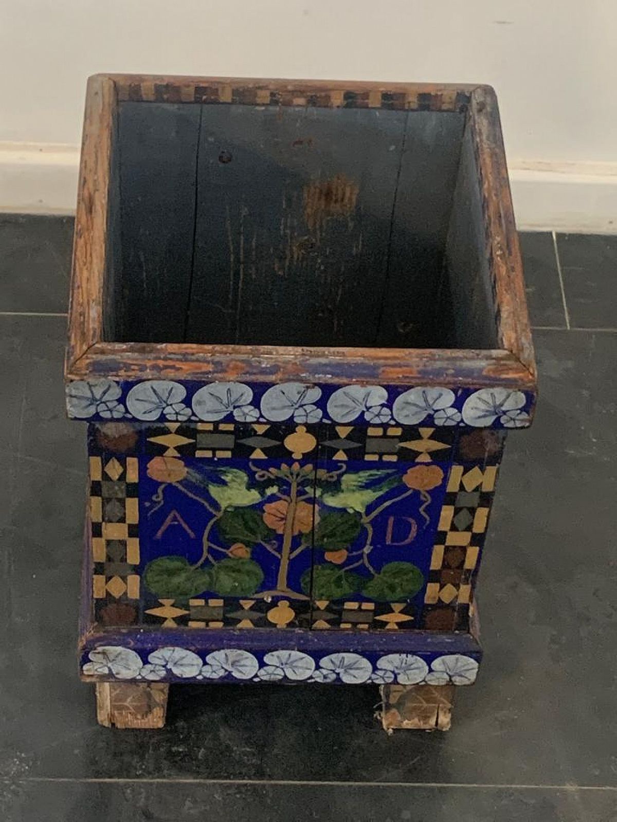 Art Nouveau Planter Lacquered And Painted With Flowers And Birds, Late 19th Century photo 832.0
