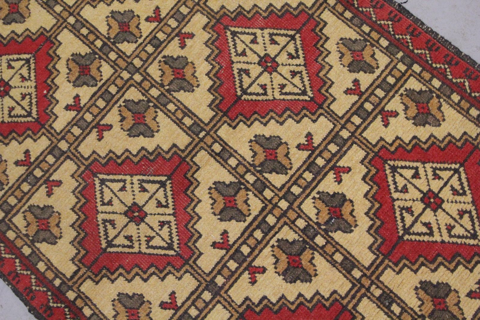 Red Gold Geometric Area Rug Handwoven Oriental Living Room Carpet photo Textiles