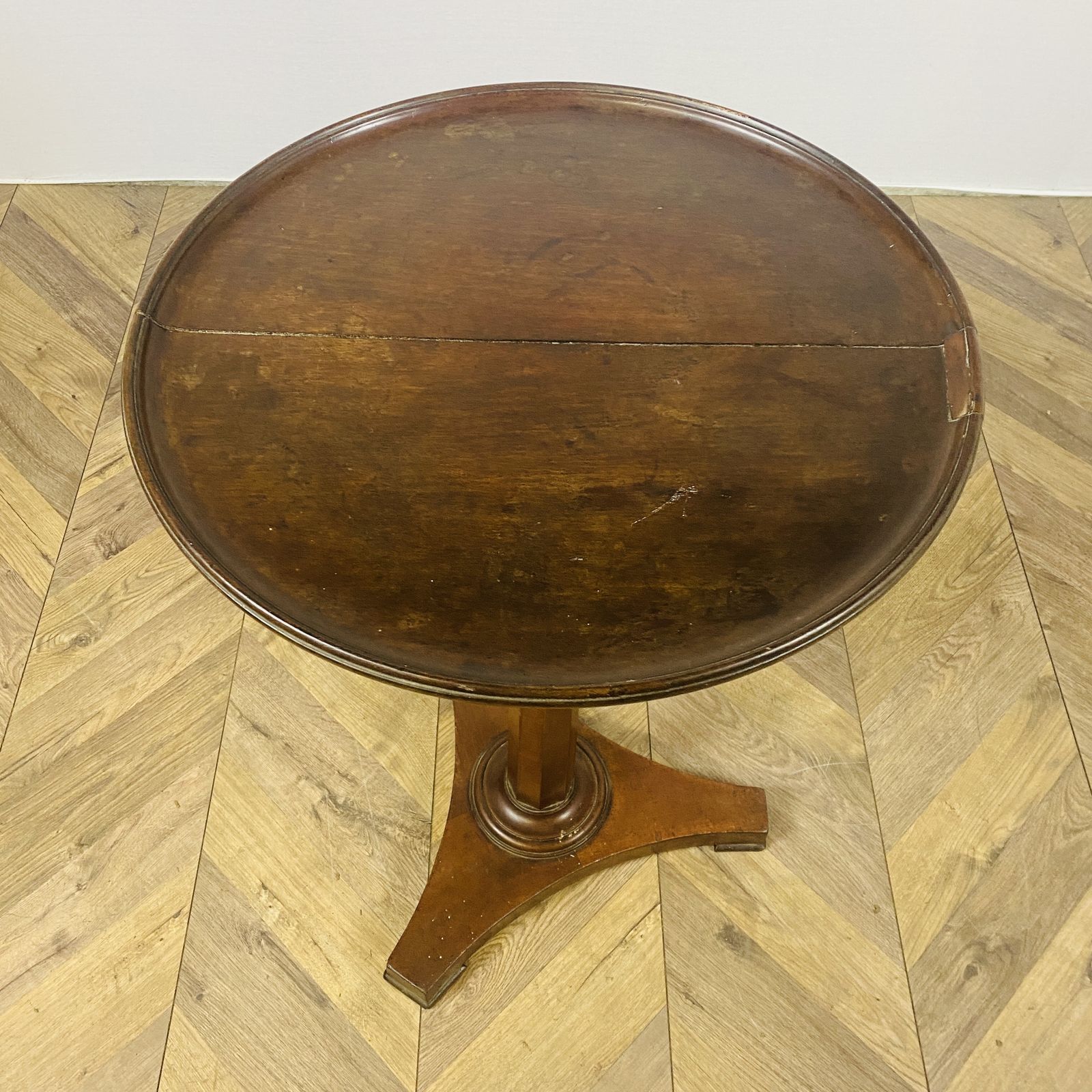 Georgian Mahogany Gun Barrel Tripod Wine Table, 18th Century photo Furniture