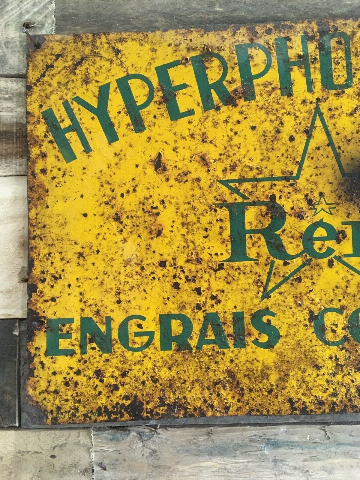 photo furniture V.Rare French Yellow Reno Hyperphosphate Fertilizer Engrais Star Man Cave Sign