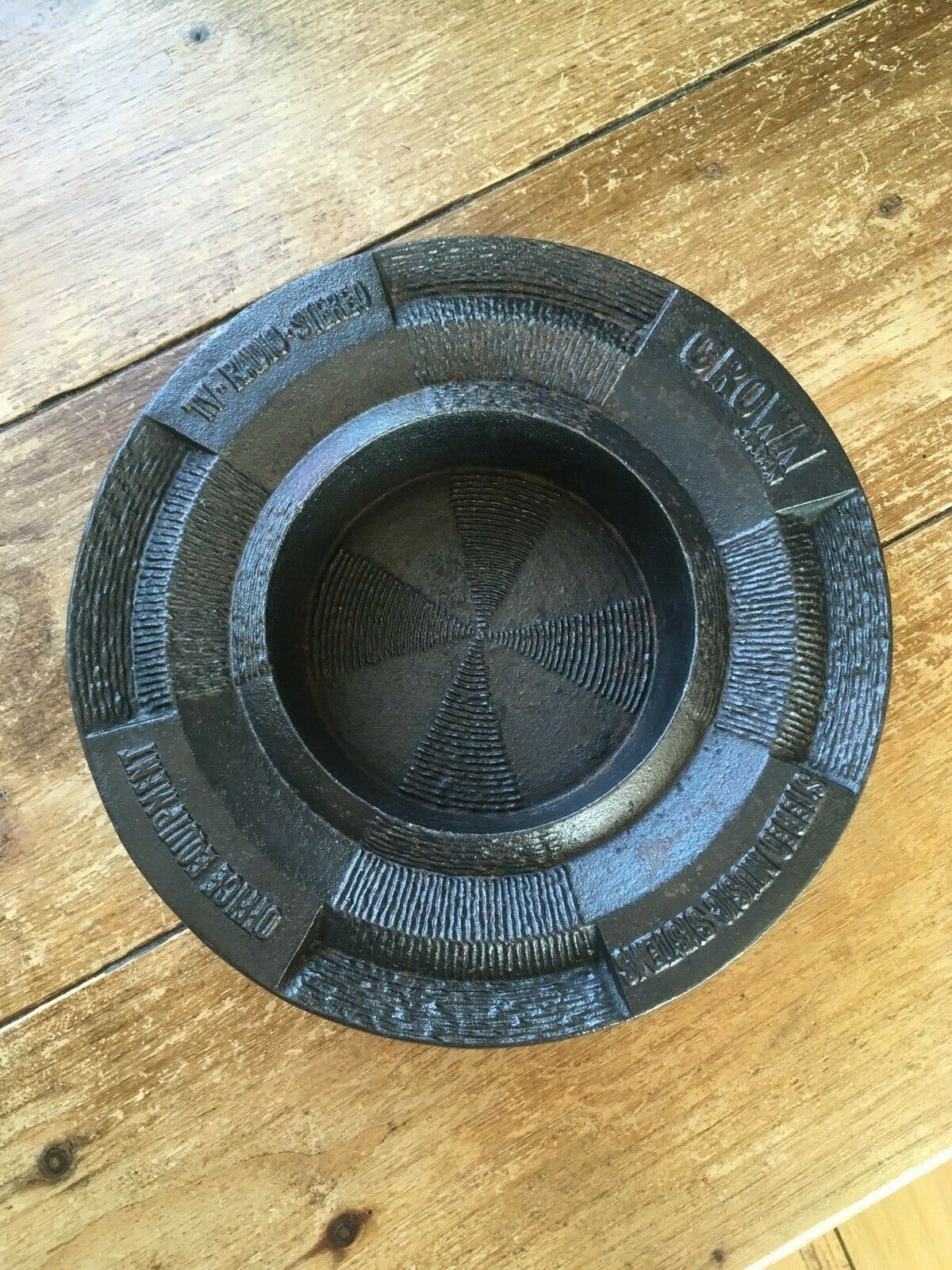 photo furniture C1948 70 Crown Electricals Japan Cast Iron Stereo Tv Radio Advertising Dish Bowl
