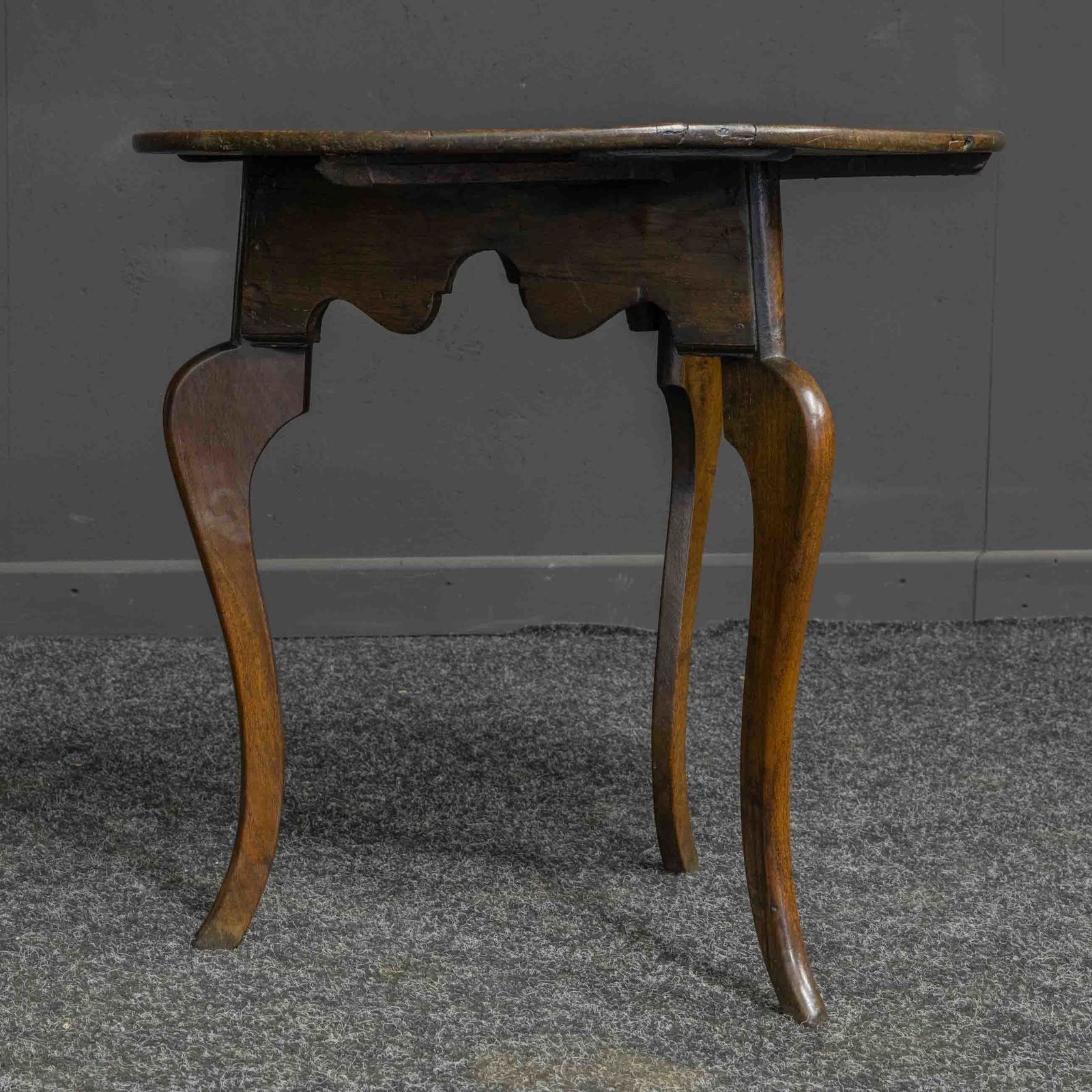 18th Century Oak Table photo vinterior