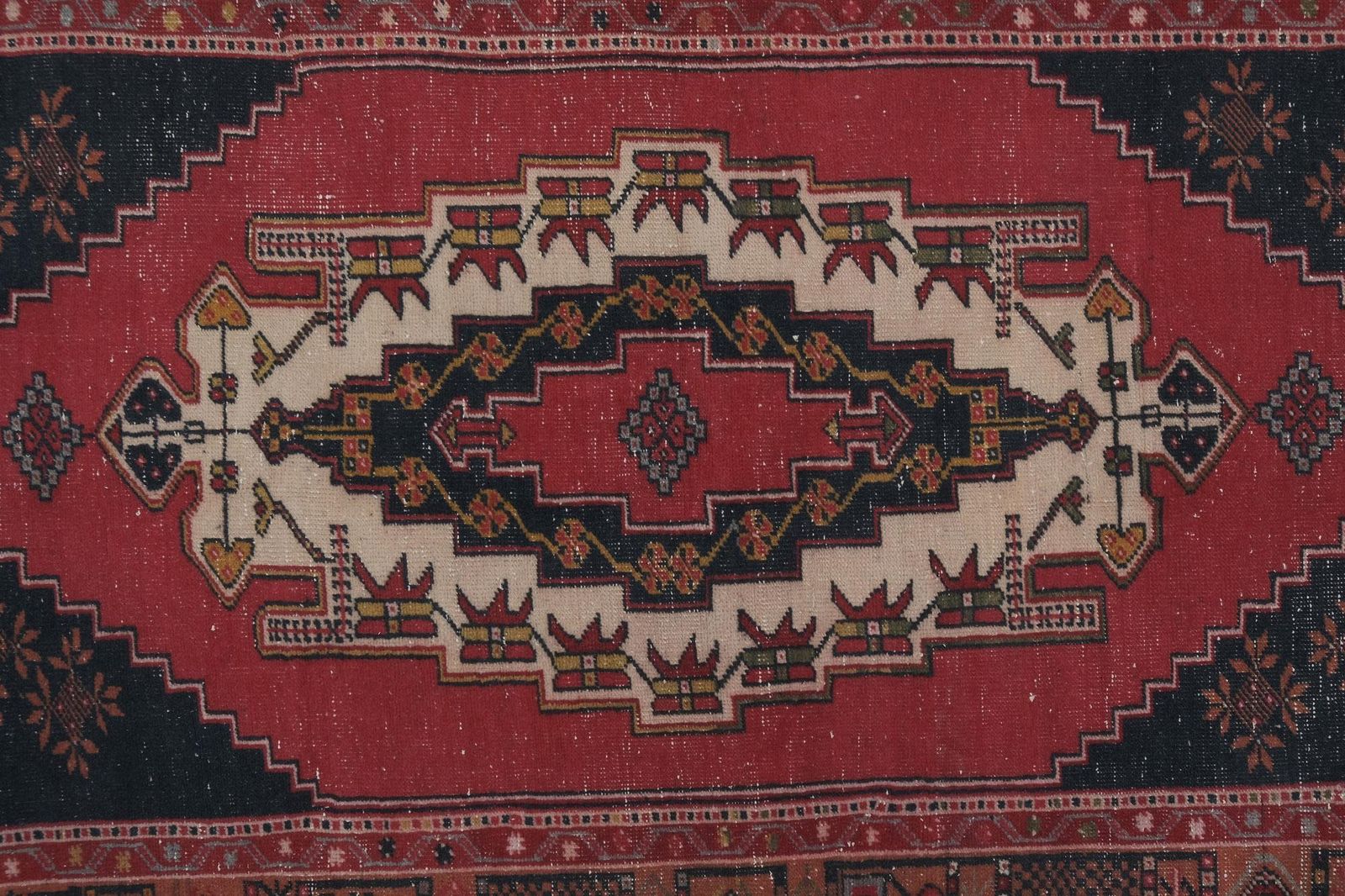 1970s Vintage Oushak Anatolian Red Rug photo vinterior
