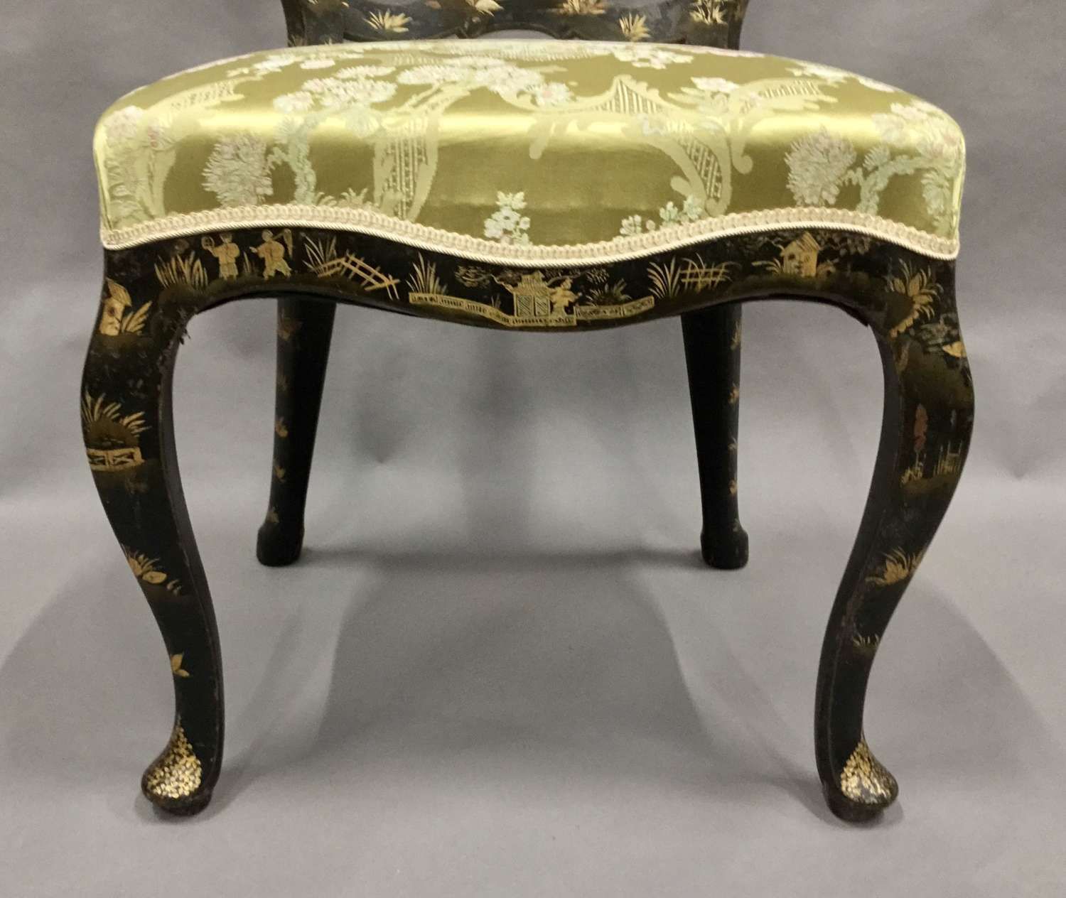 photo vintage Stylish Late C18th Pair Of Dutch Lacquered Side Chairs