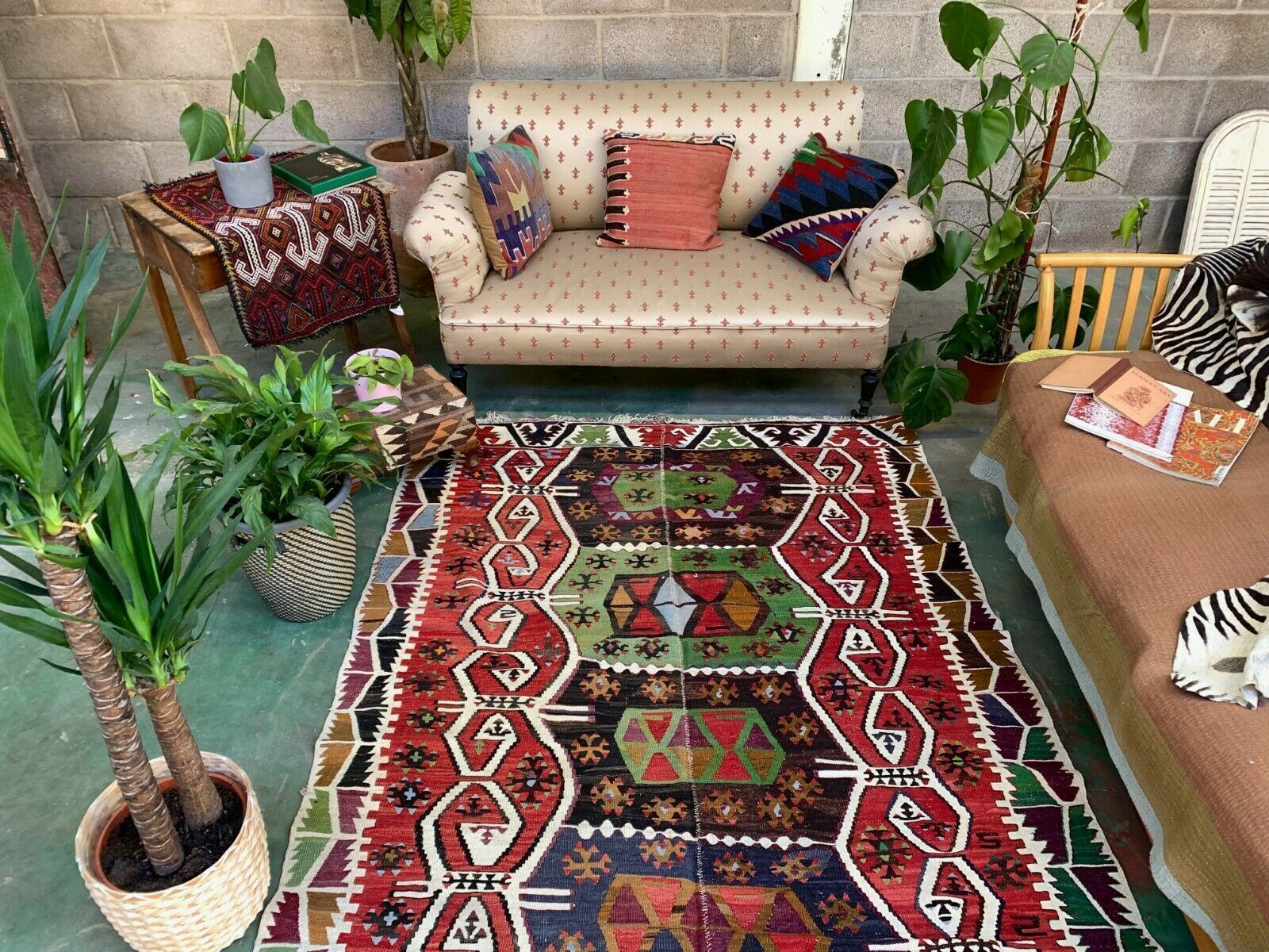 Vintage Turkse Kilim 348x154 cm Wollen Kelim Vloerkleed Groot Rood, Zwart, Groen