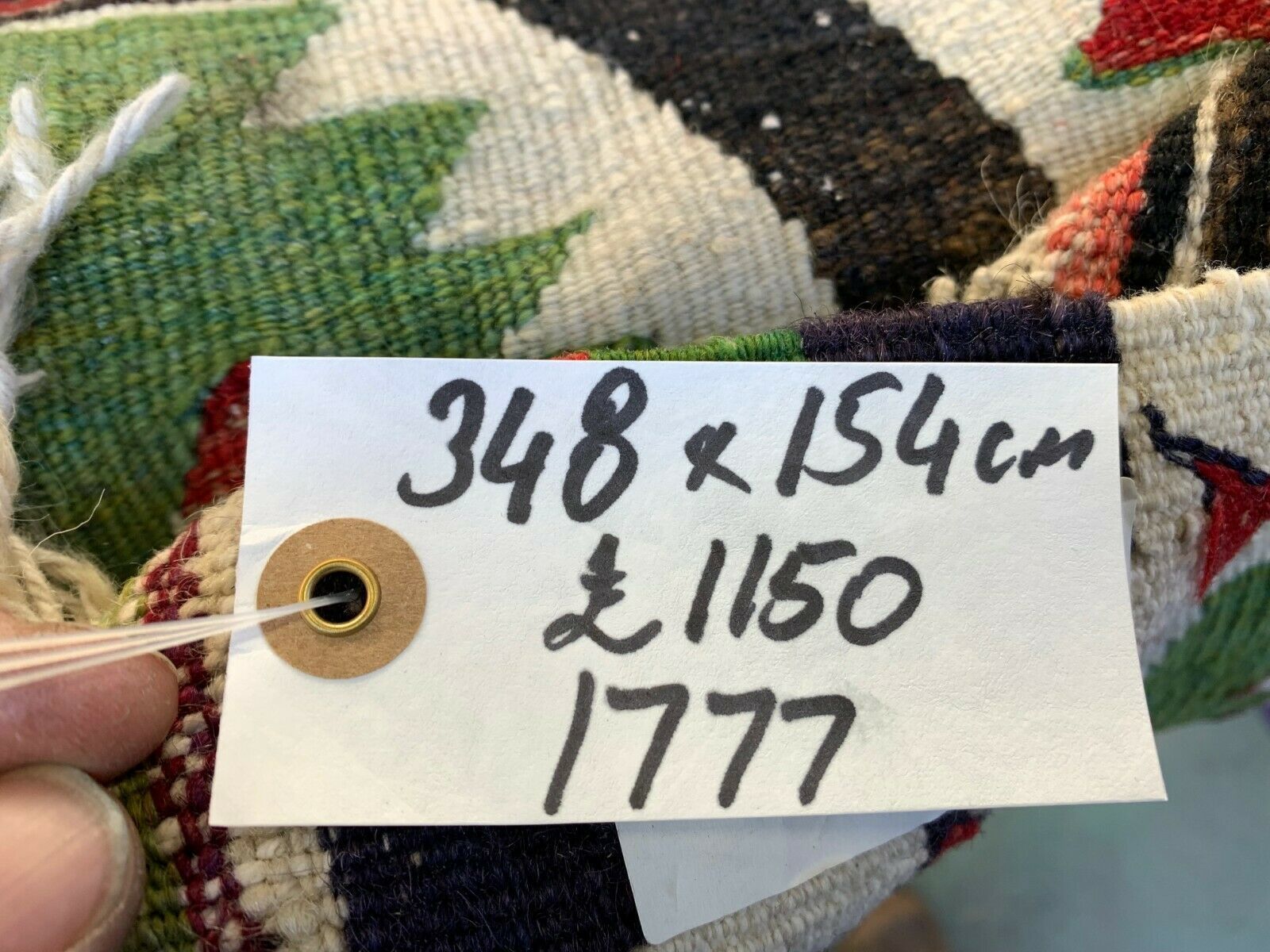 photo for sale Vintage Turkse Kilim 348x154 cm Wollen Kelim Vloerkleed Groot Rood, Zwart, Groen