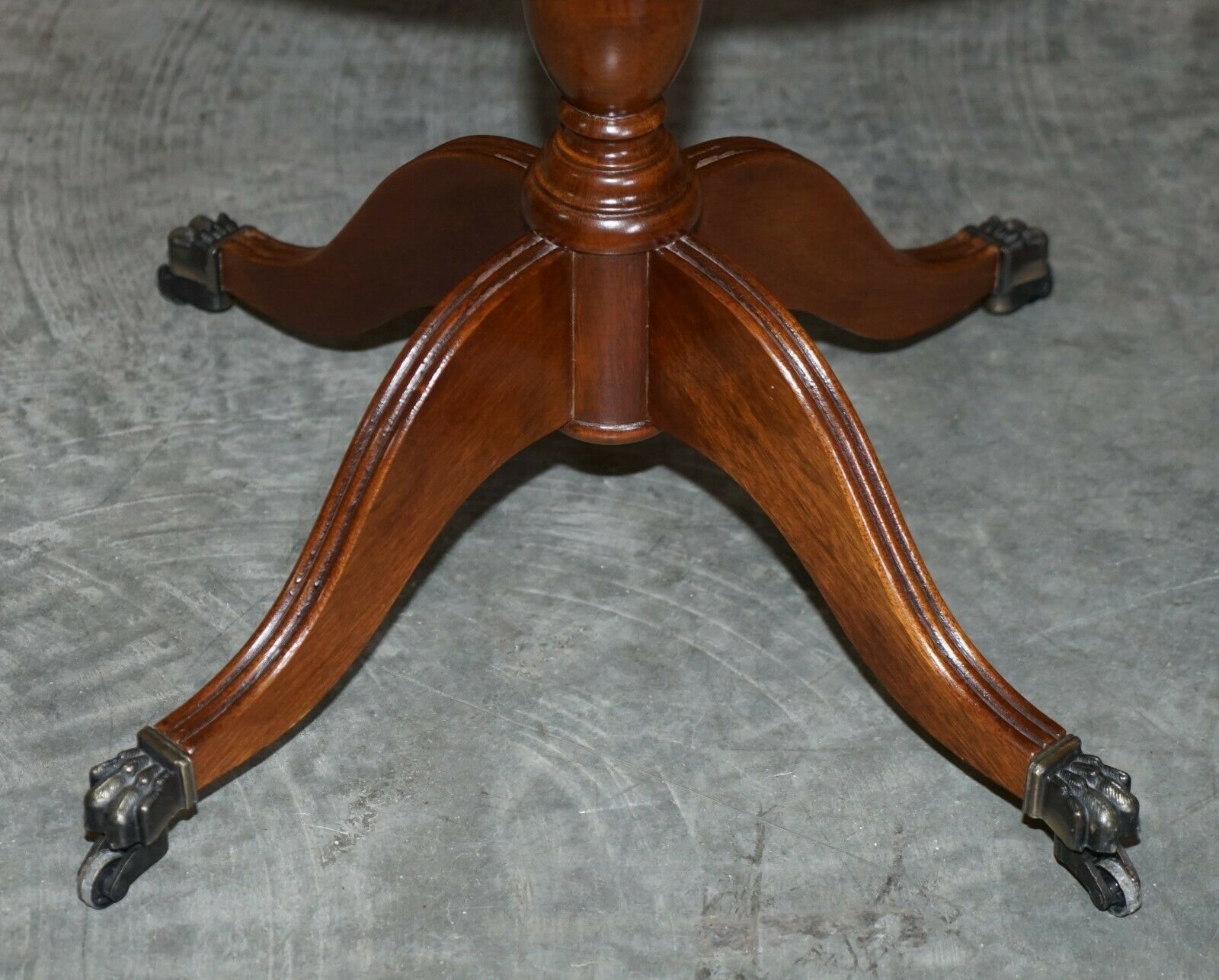 photo vinterior Lovely Regency Vintage Mahogany & Green Leather Twin Drawer Side End Table