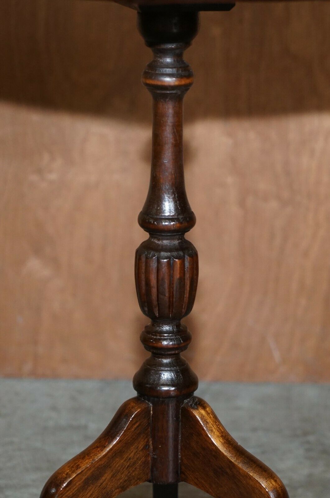 Decorative Vintage Mahogany Pie Crust Edge Tripod Lamp Side End Wine Table photo vintage