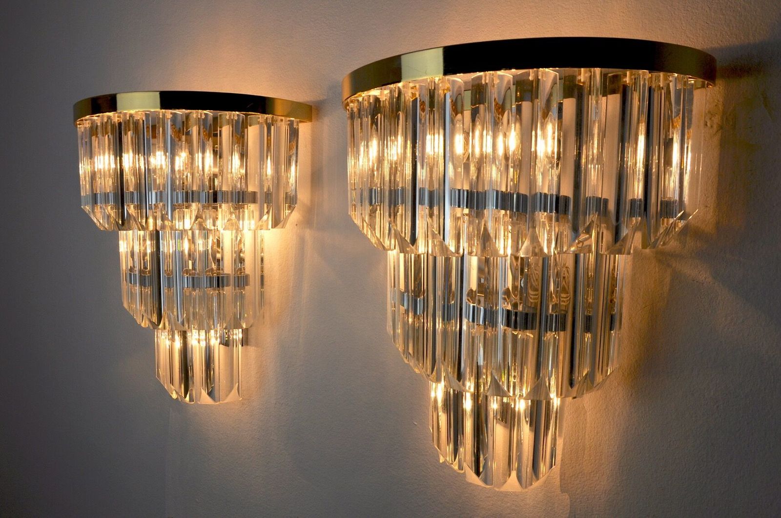 Pair Of Venini Wall Lamps, 3 Levels, Triedri Crystals Italy 1970 photo Lighting