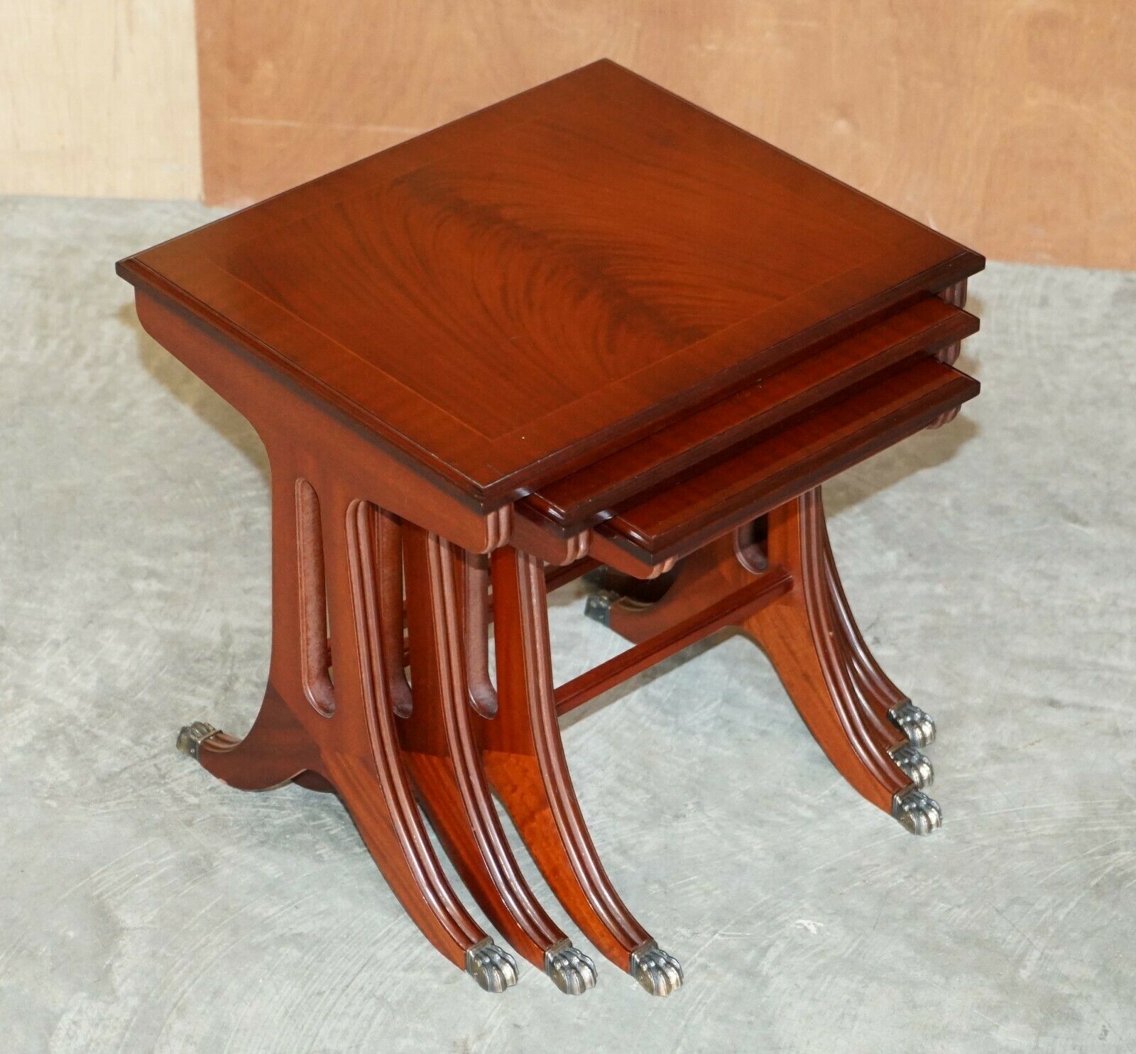 Vintage Nest Of Lions Hairy Paw Feet Flamed Mahogany Side End Lamp Wine Tables