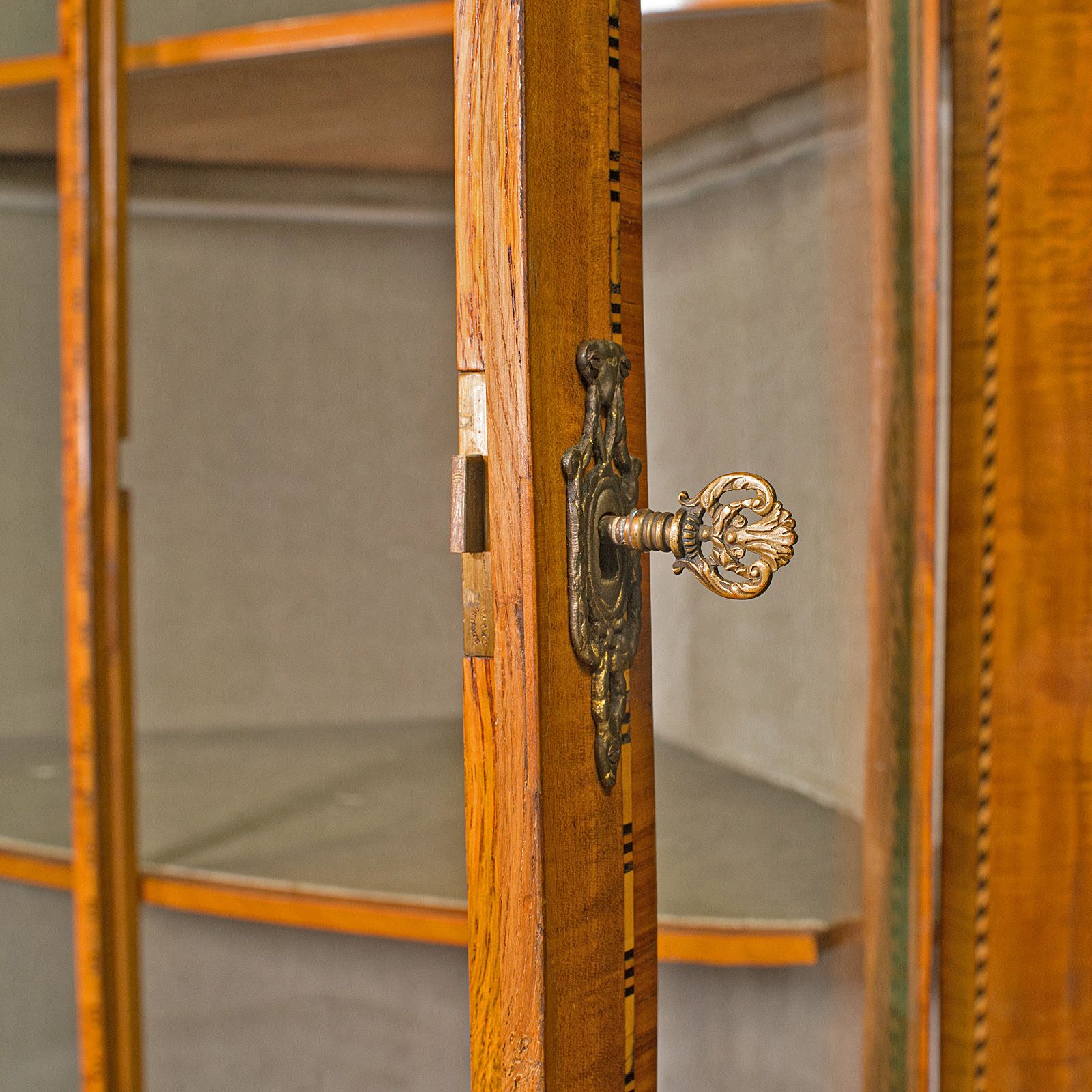 Antique Showcase Corner Cabinet, Dutch, Satinwood, Display Case, 1880 photo vinterior