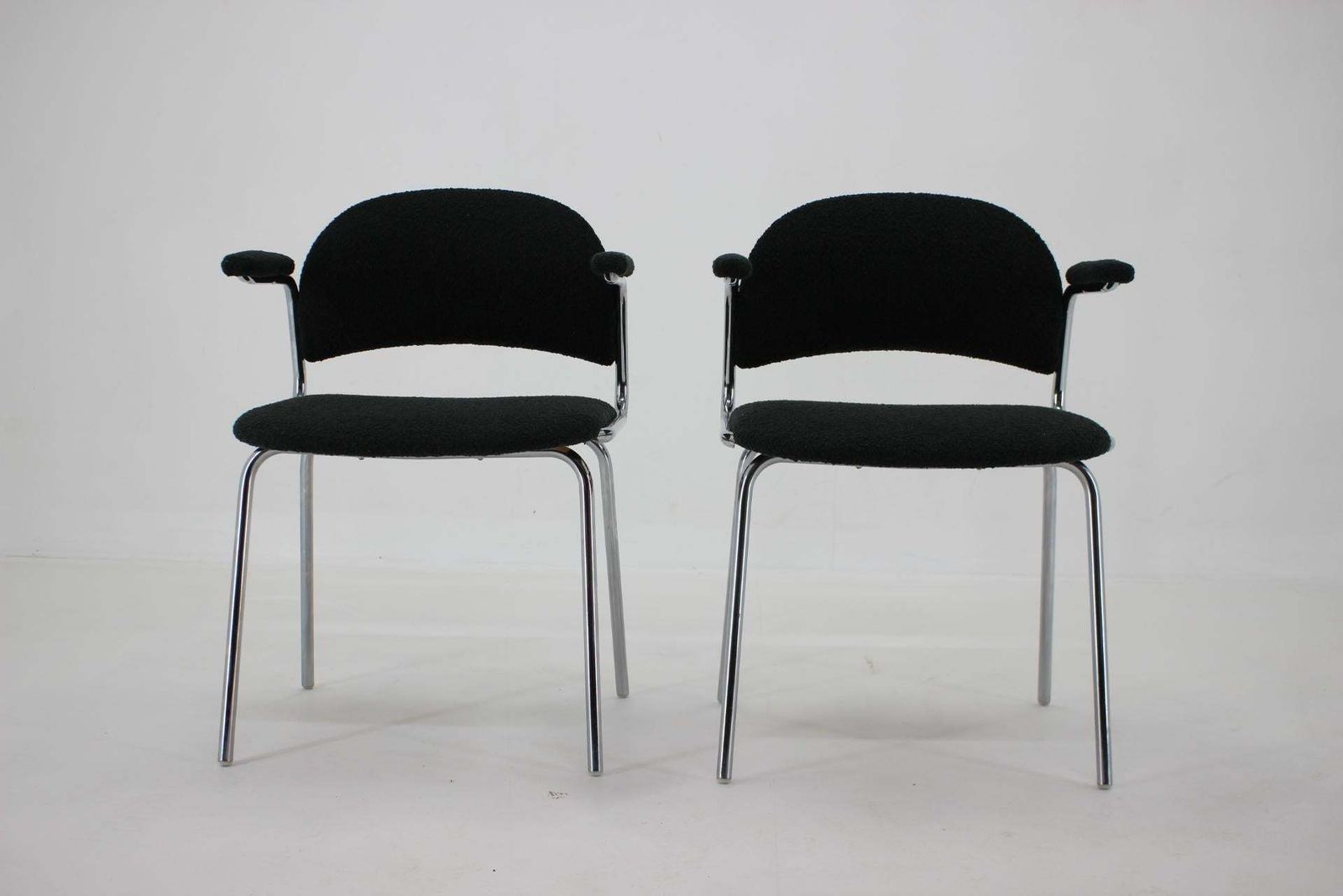 1970s Tubular Design Armchairs, Czechoslovakia photo vinterior