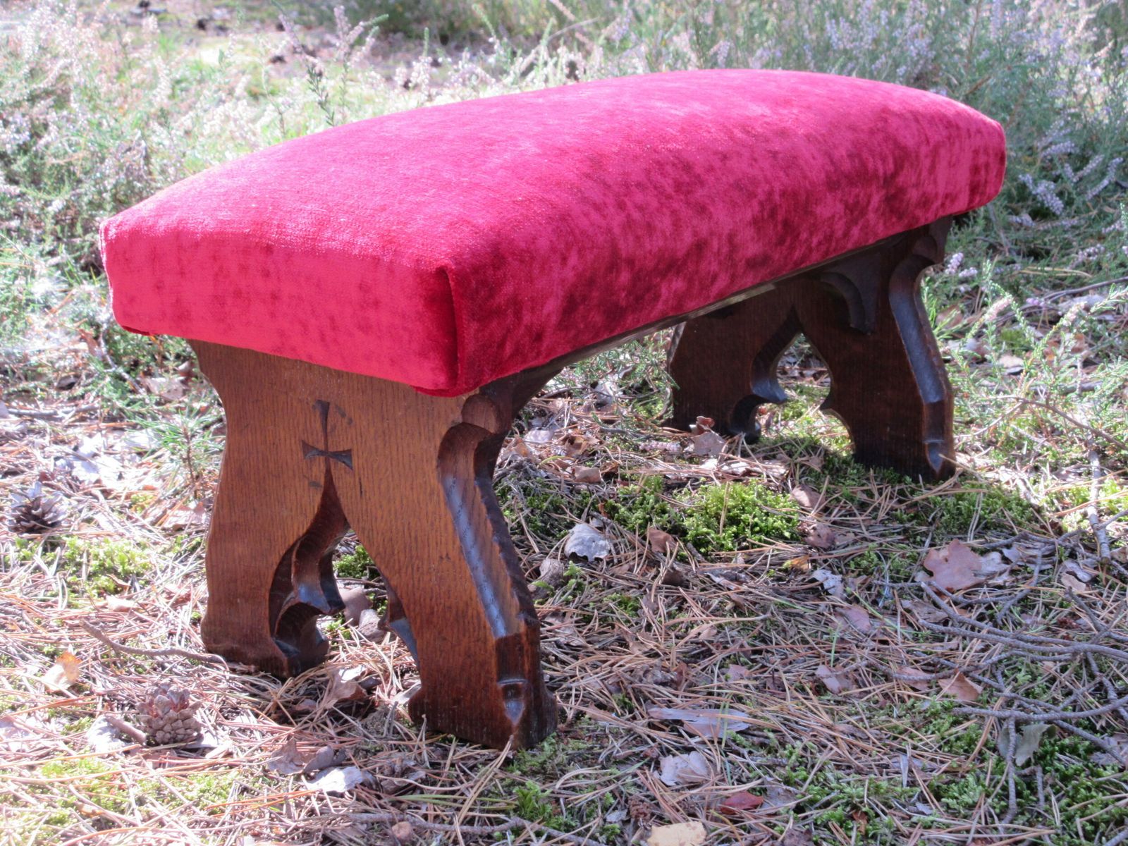 Gothic Oak Footstool In The Manner Of Awn Pugin, Circa 1850