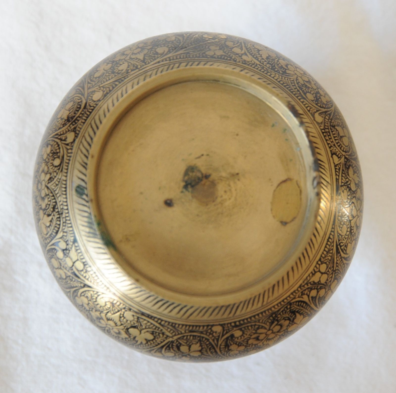 photo buy Antique Engraved Indian Brass Vase