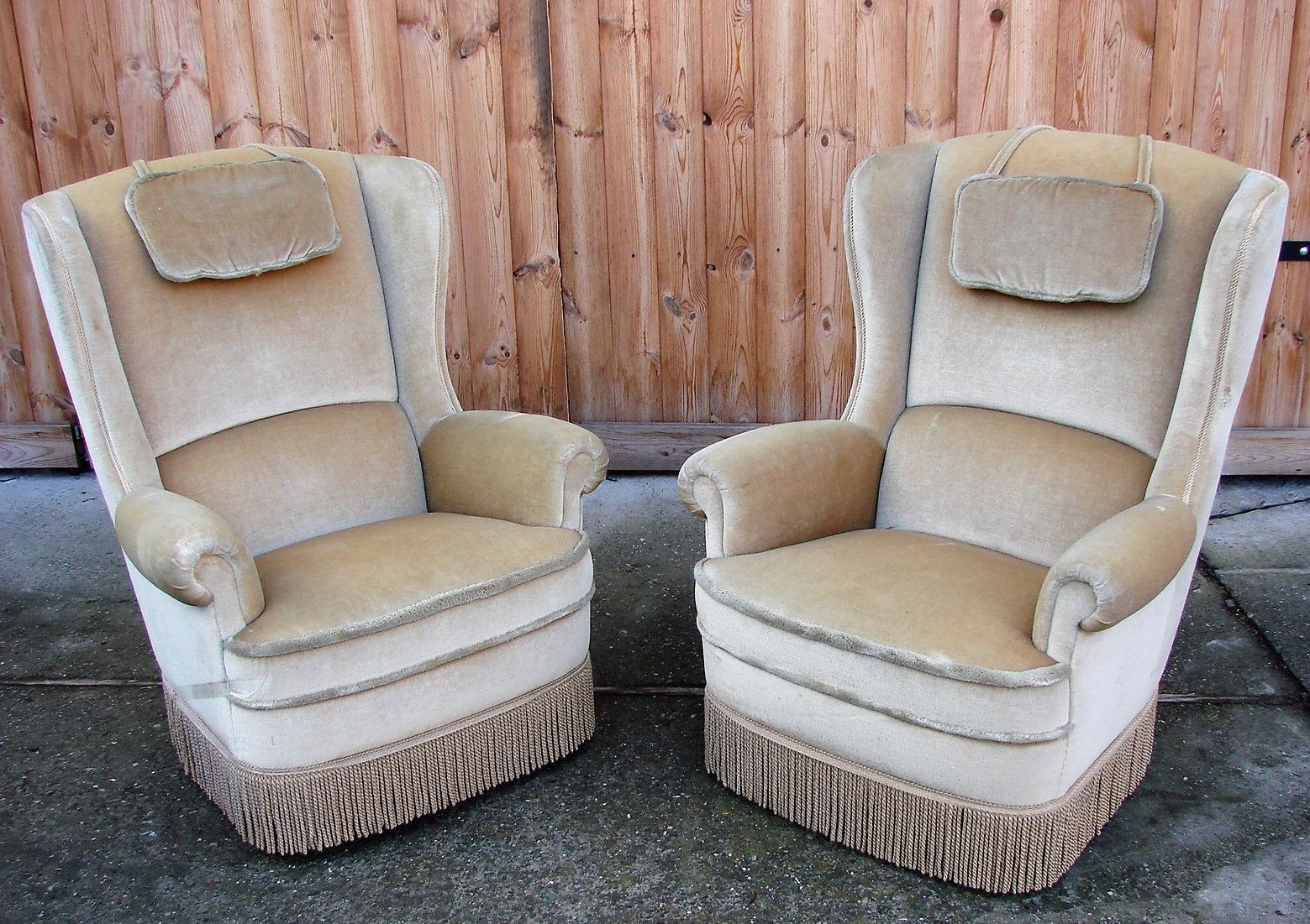 A Pair Of Uszak Armchairs , 70s photo Furniture