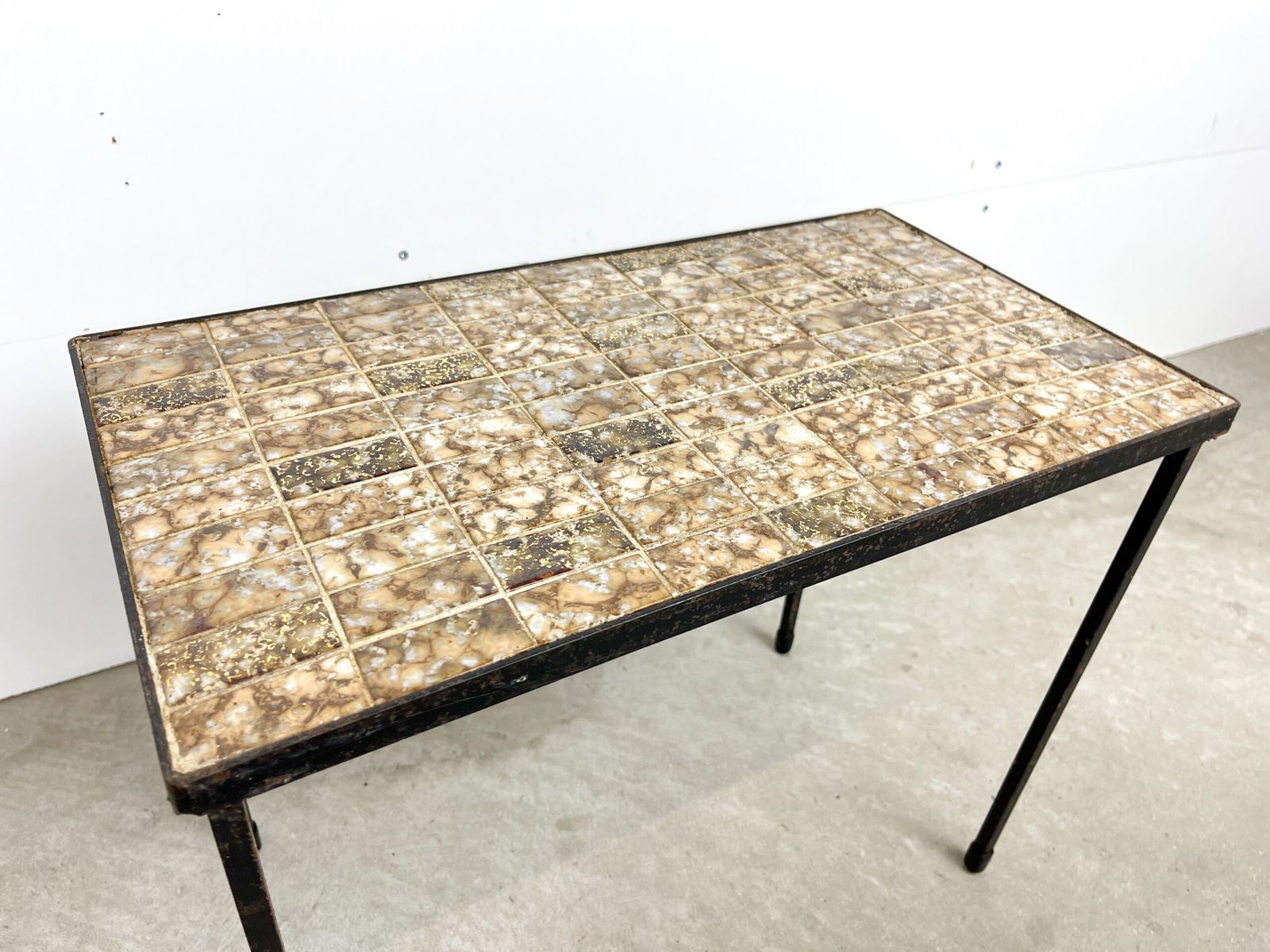 Mosaic Table photo vinterior