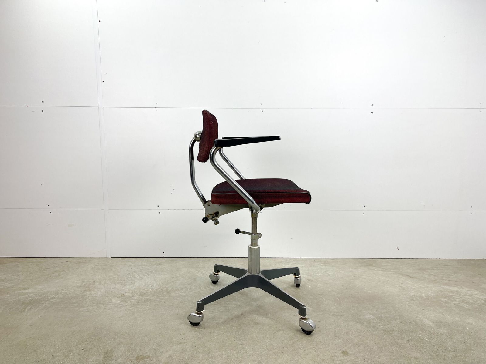 Office Chair With Armrests photo furniture