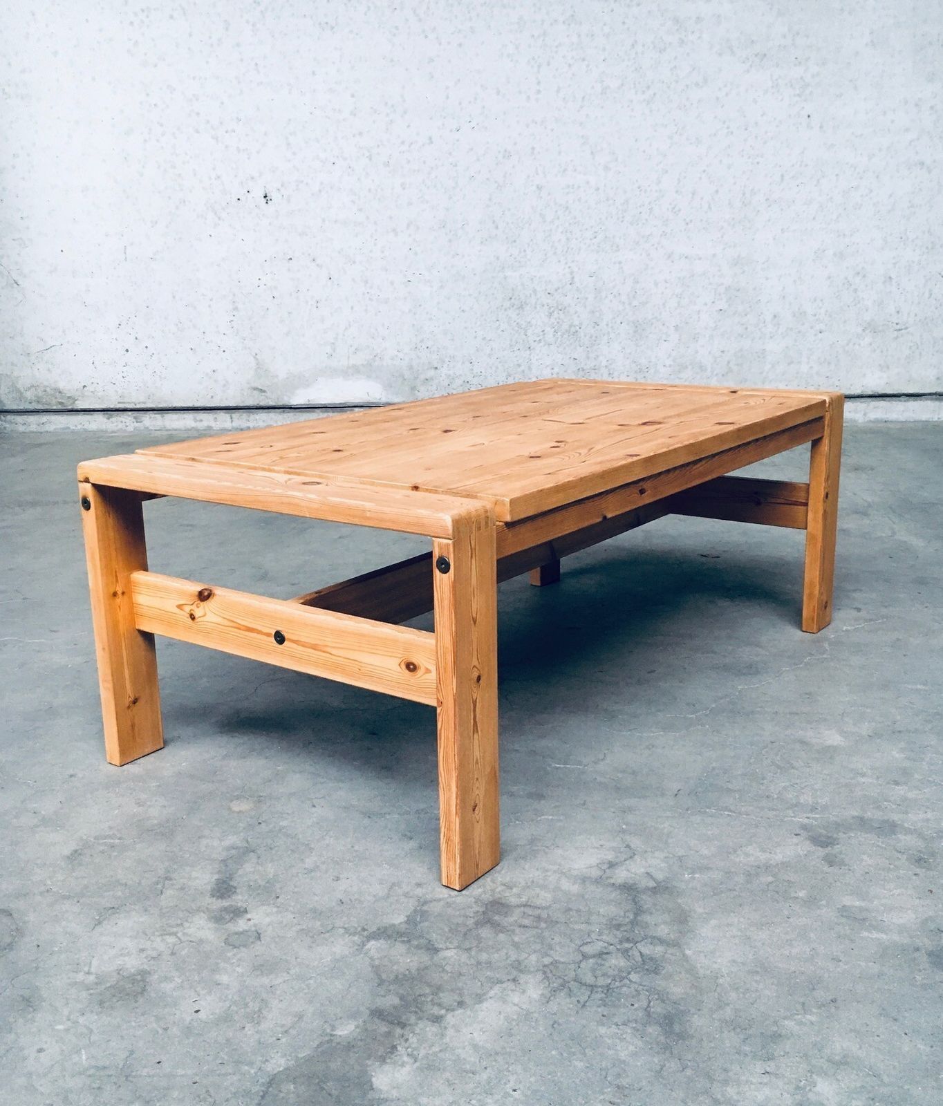 744.0 Scandinavisch Modern Design Salontafel Van Massief Grenenhout, Denemarken, Ca. Jaren 1970 photo