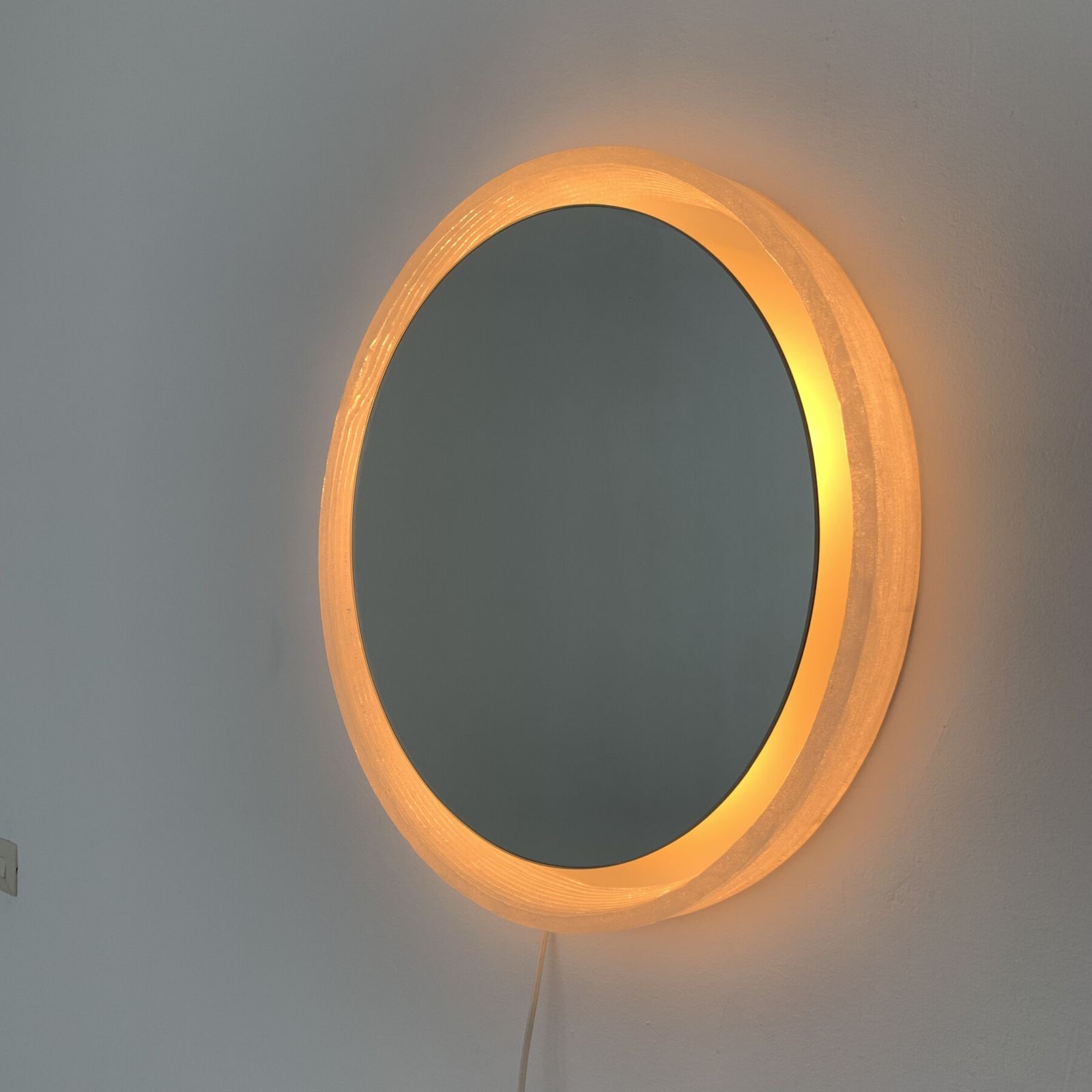 Hillebrand Lucite Spiegel Met Achtergrondverlichting, Jaren 1970 photo buy