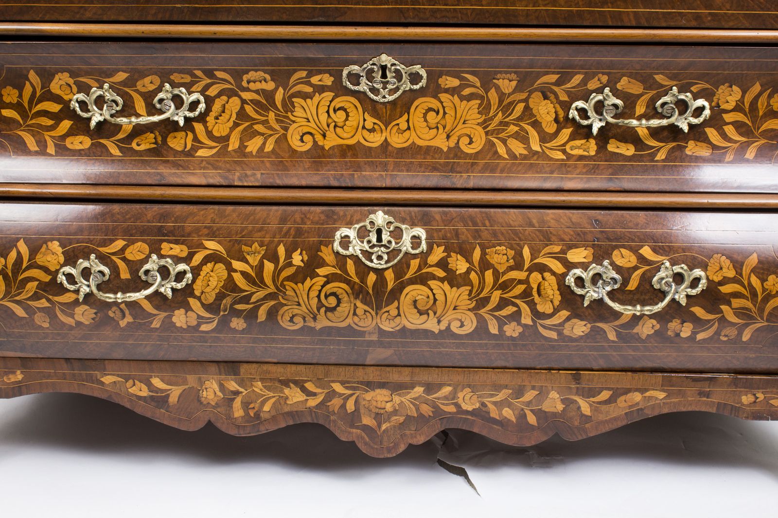 photo furniture Antique Dutch Burr Walnut Floral Marquetry Bureau C.1780