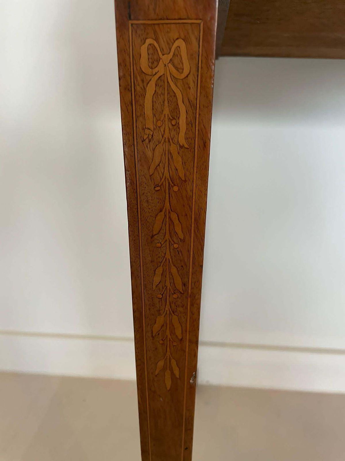 photo vintage Fine Quality Antique Victorian Mahogany Inlaid Cylinder Bookcase