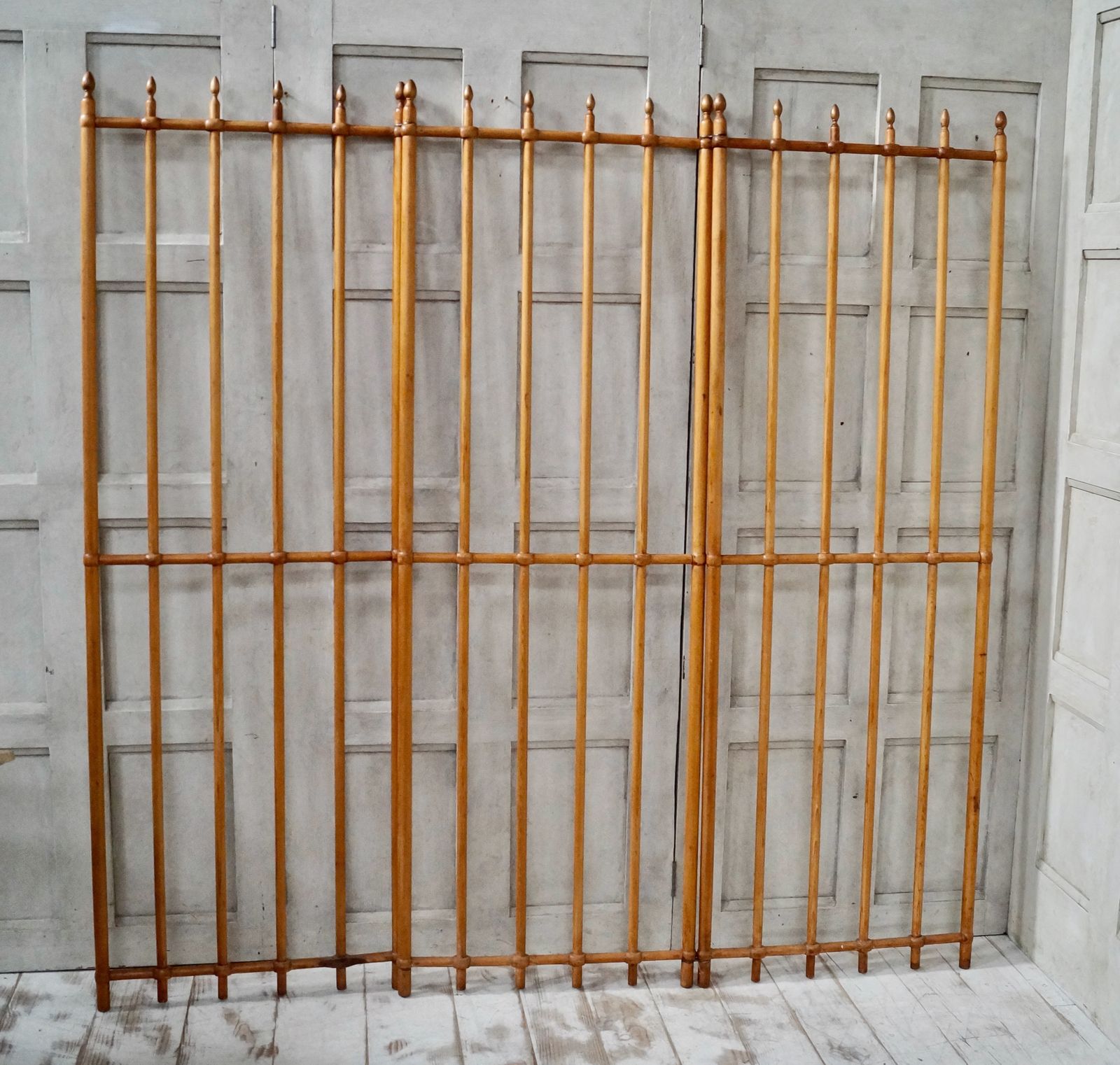 Victorian Arts & Crafts Pitch Pine Room Divider photo 700.0