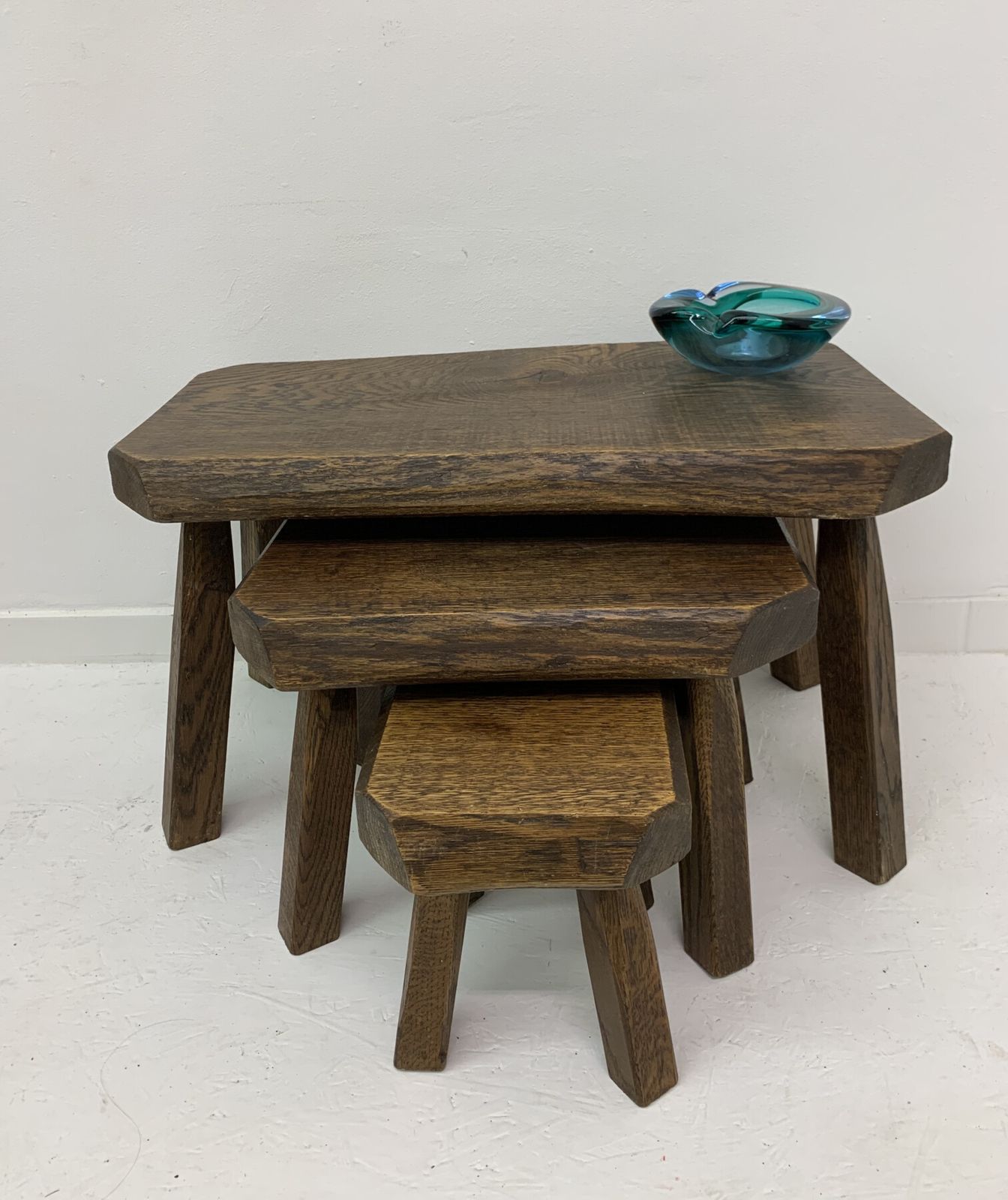 Set Van 3 Brutalist Eiken Bijzettafels, Jaren 1970