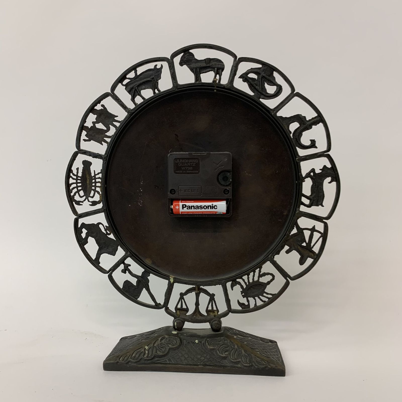 Junghans Modernist Zodiac Clock, Jaren 1970 photo vinterior