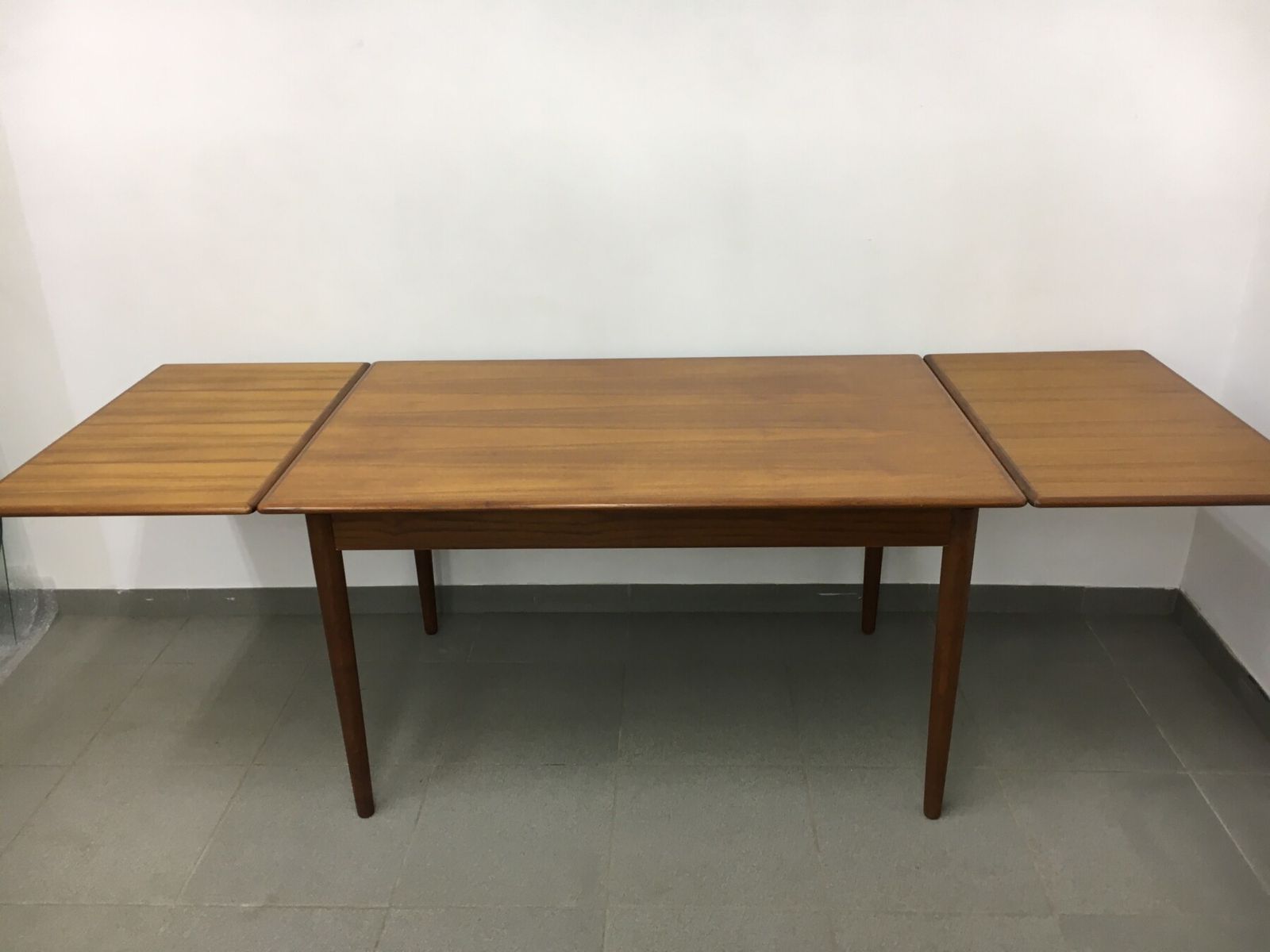 Mid Century Design Farstrup Danish Design Eettafel, Jaren 1960 photo furniture