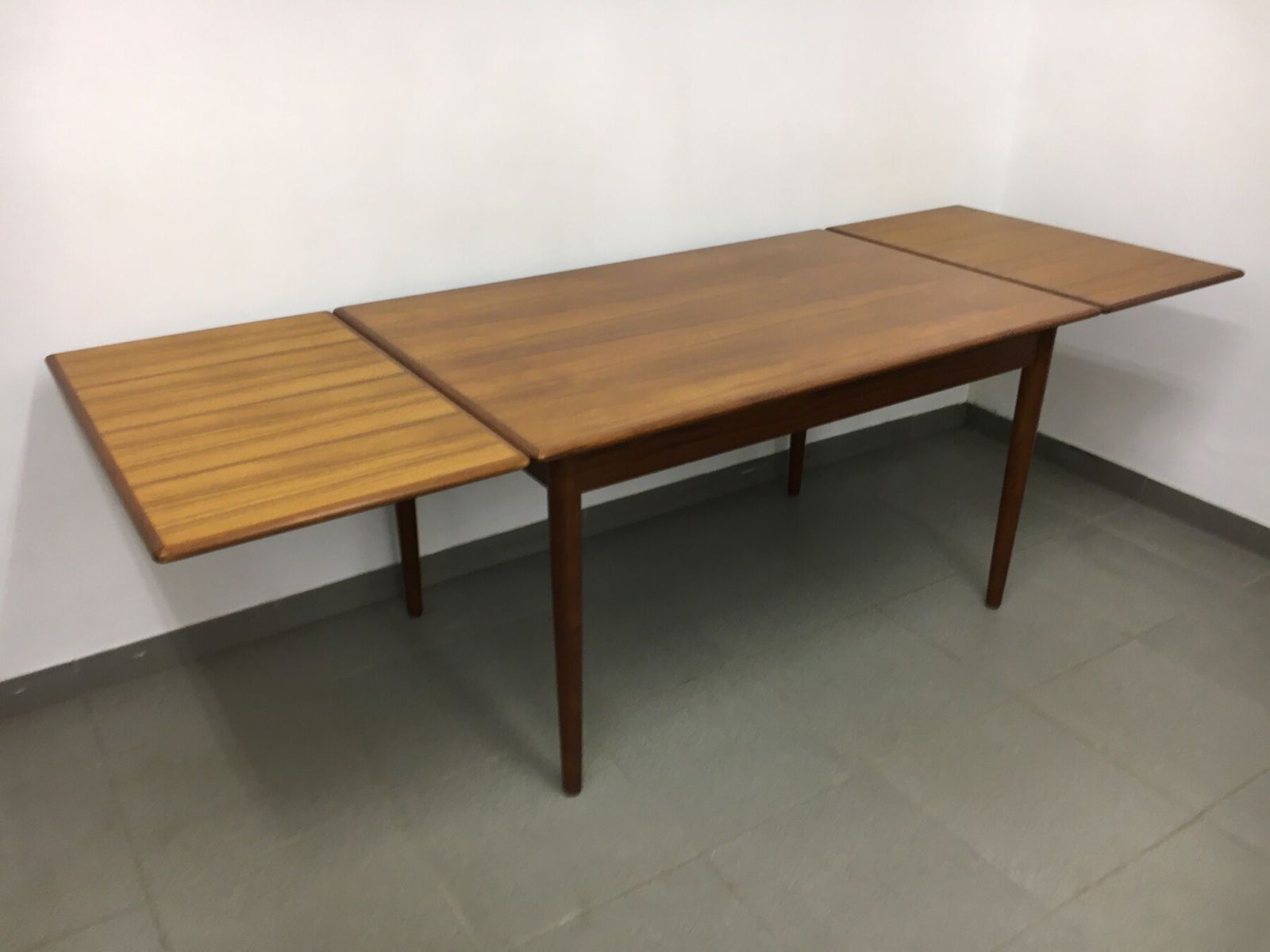 photo for sale Mid Century Design Farstrup Danish Design Eettafel, Jaren 1960