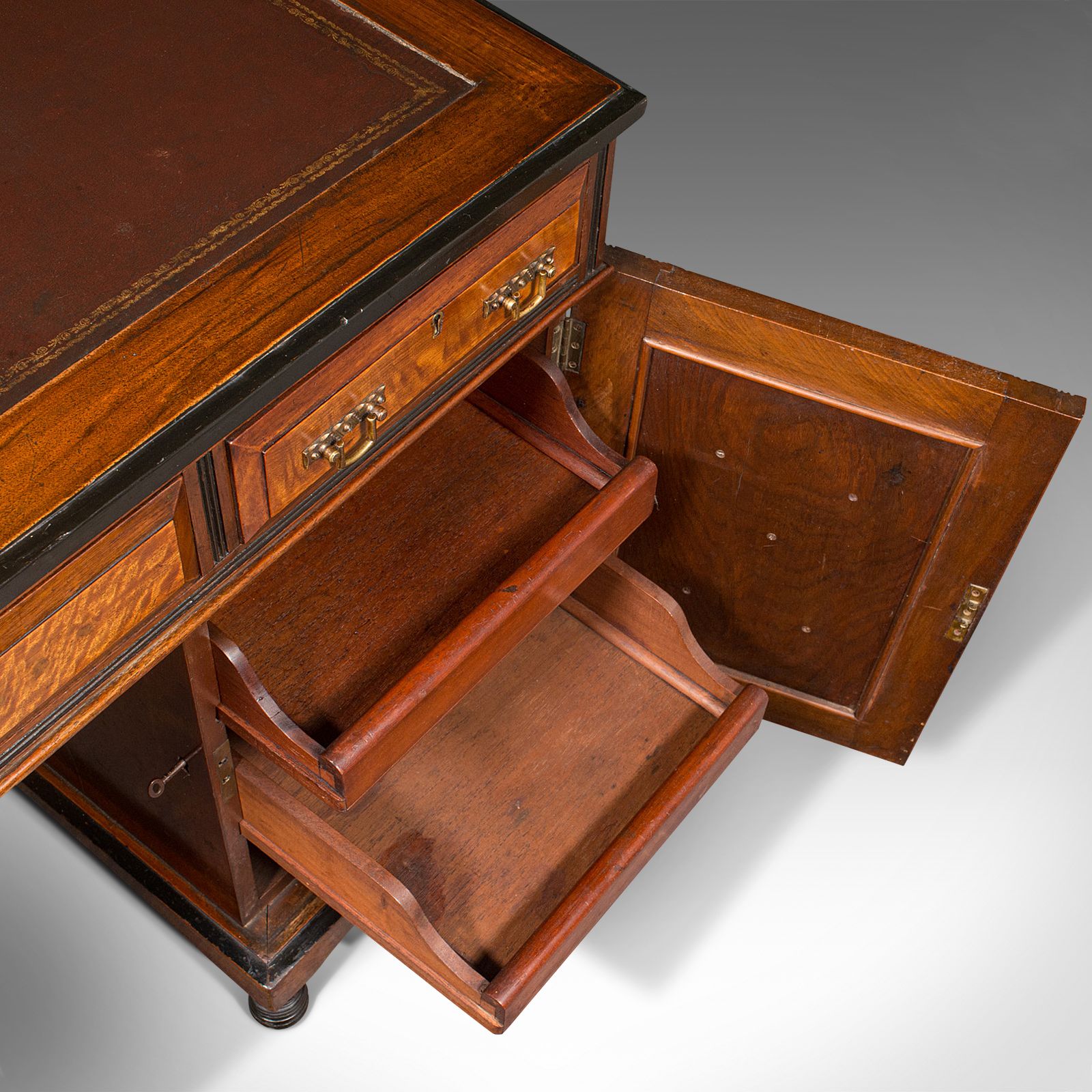 3950.0 Antique Ladies Morning Room Desk, English, Writing, Aesthetic Period, 1880 photo
