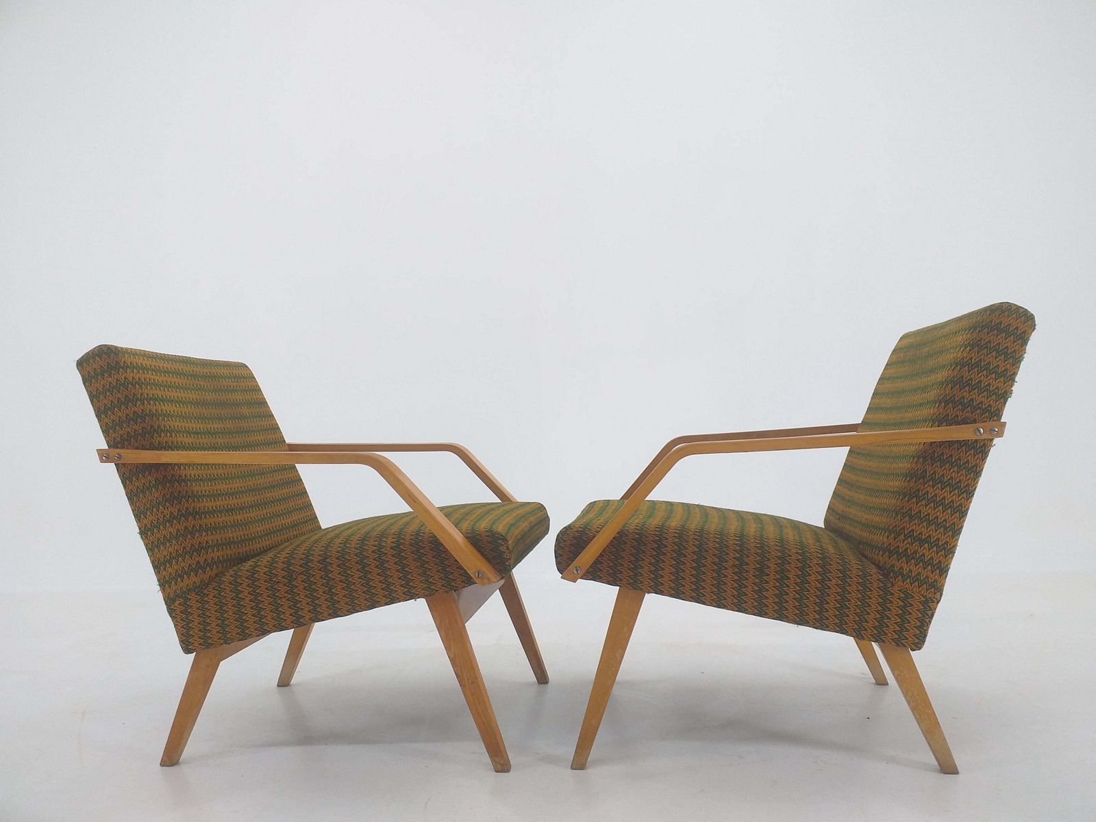 Pair Of Mid Century Armchairs Ton photo 796.0