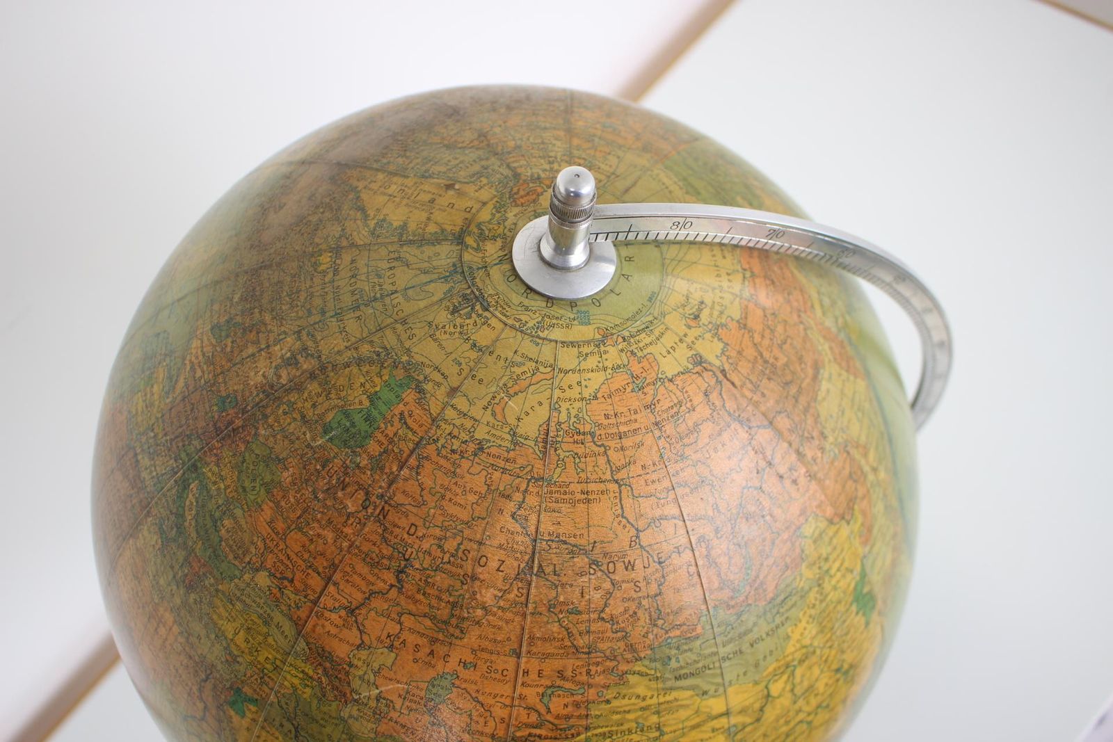 photo vinterior Mid Century Light Glass Globe With Wooden Base By Paul Rath, 1950s