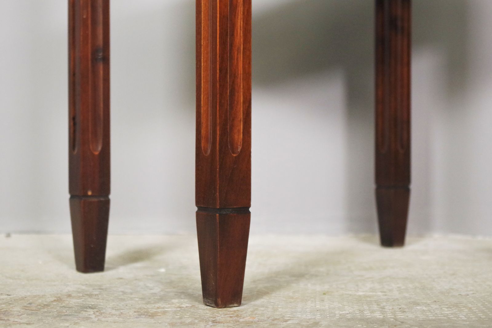 70s Wooden Column Cabinet, 1970s photo vinterior