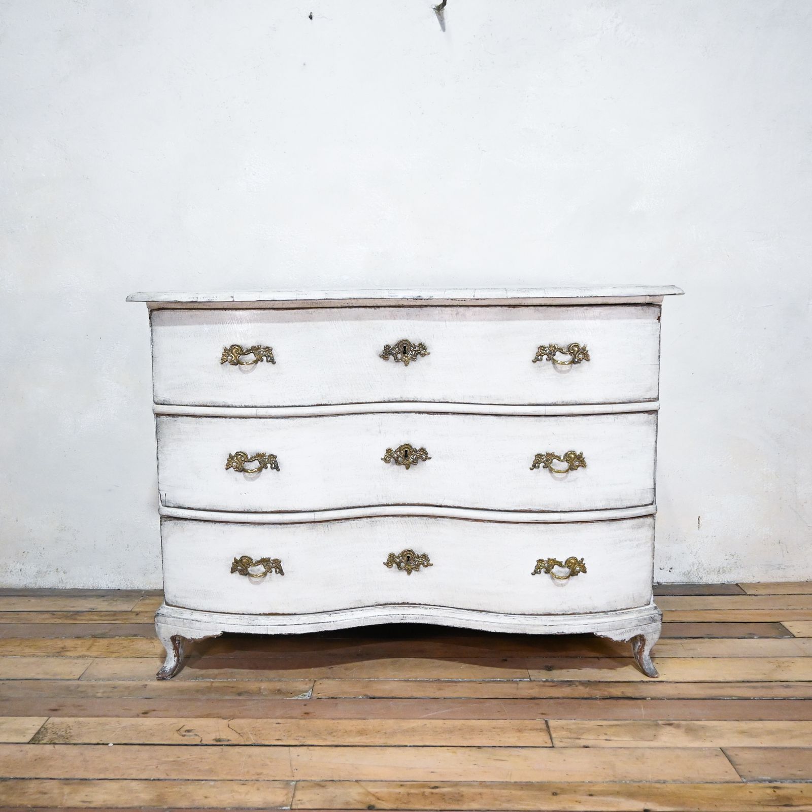 2950.0 19th Century German Rococo Serpentine Painted Commode photo