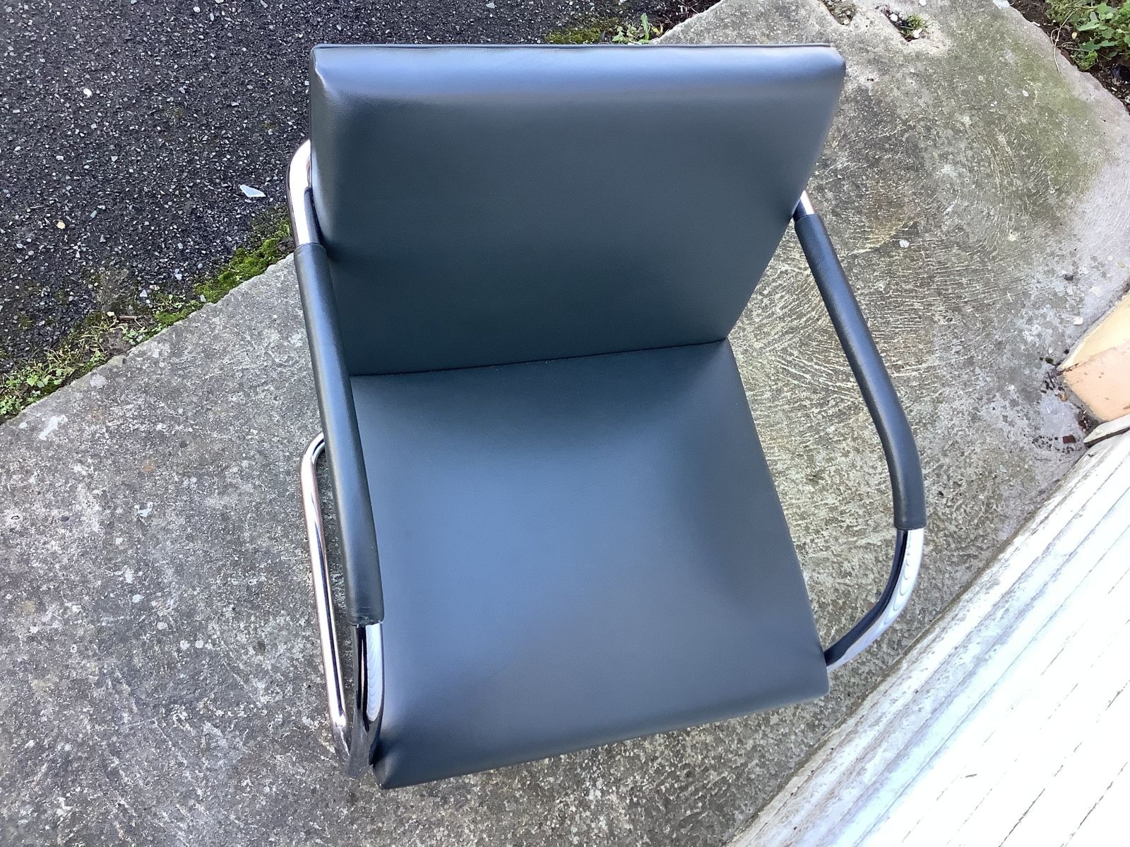 Brno Armchair Designed By Ludwig Mies Van Der Rohe  For Knoll photo Furniture