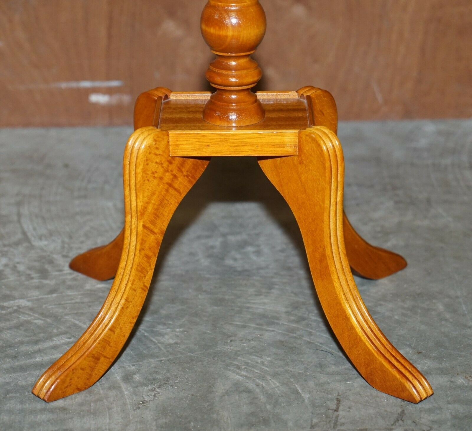 Sublime Mahogany Wood Beresford & Hicks Side End Lamp Table With Gallery Rail photo buy