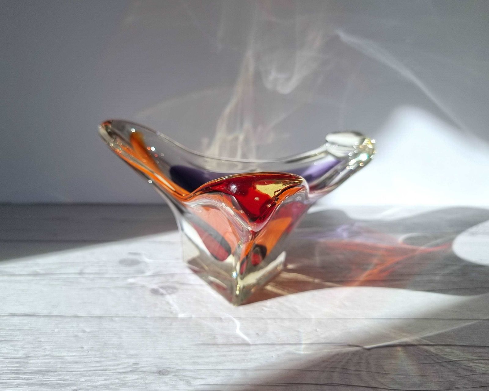Iwatsu Hineri Glassworks, Sculpted Scarlet, Tangelo And Violet Stripe Tricorn Dish 1960s 70s photo vinterior
