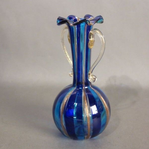 Multicolor Murano Glass Vase With Gold Tinsel Inlays. 1950 1959