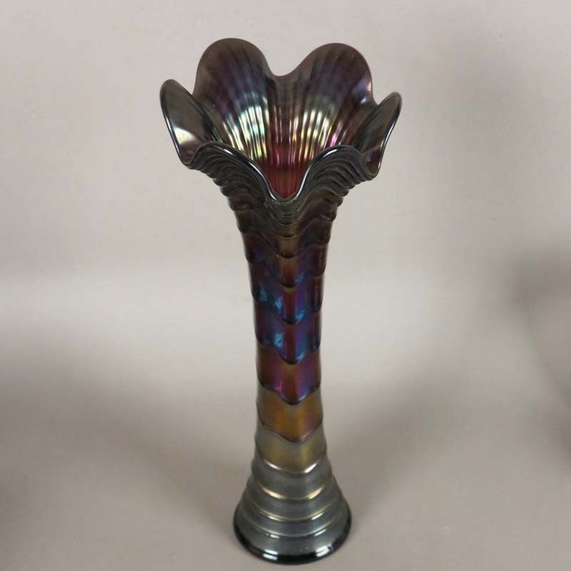 Iridescent Art Nouveau Glass Vase. Bohemia 1900   1920 photo vinterior