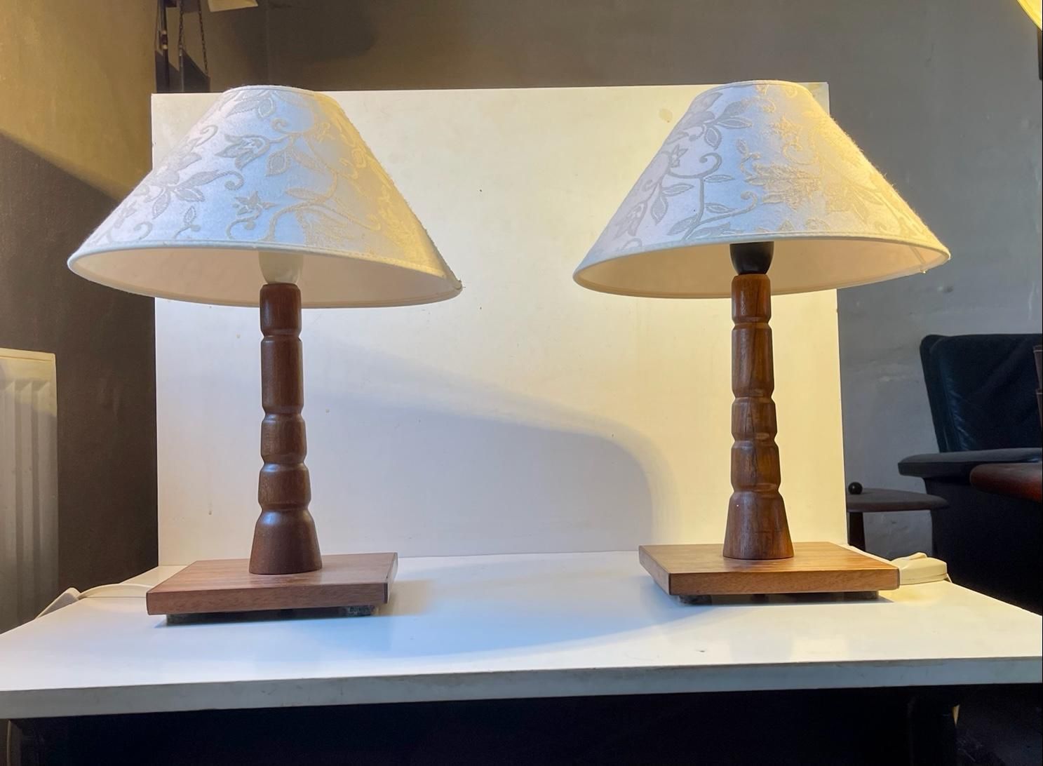 Scandinavische Mid-Century tafellampen in teak photo furniture