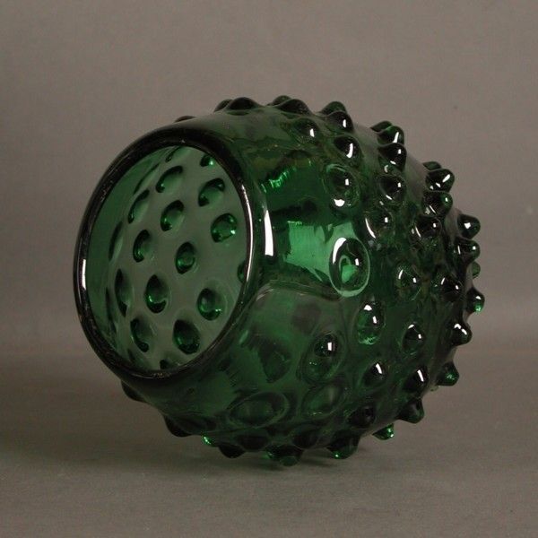 Prachen. Green Glass Vase. Czechoslovakia. 1950   1960. photo 60.0