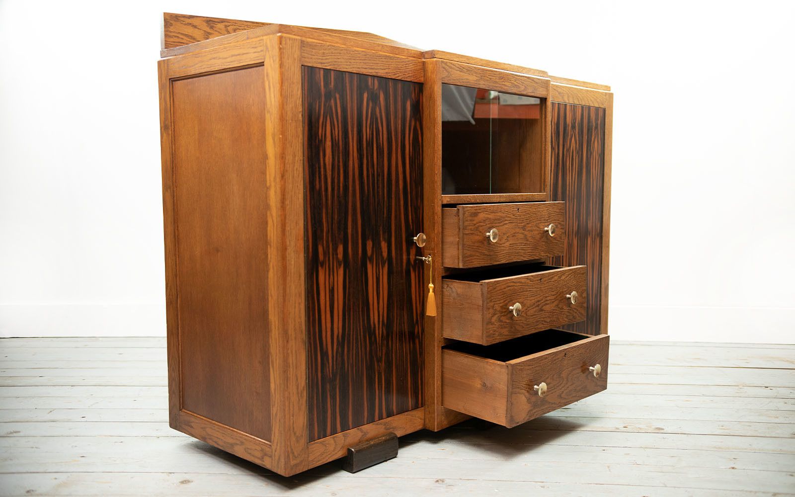 Early 20th Century Art Deco Oak And Coromandel Amsterdam School Sideboard photo vinterior