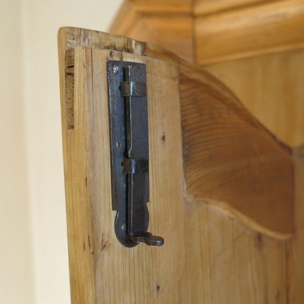 Antique Natural Pine Wood Wardrobe In Very Good Condition 1850   1880 photo Furniture