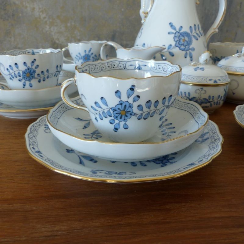 Meissen Porcelain Coffee Set For Six Persons 1940   1950 photo for sale