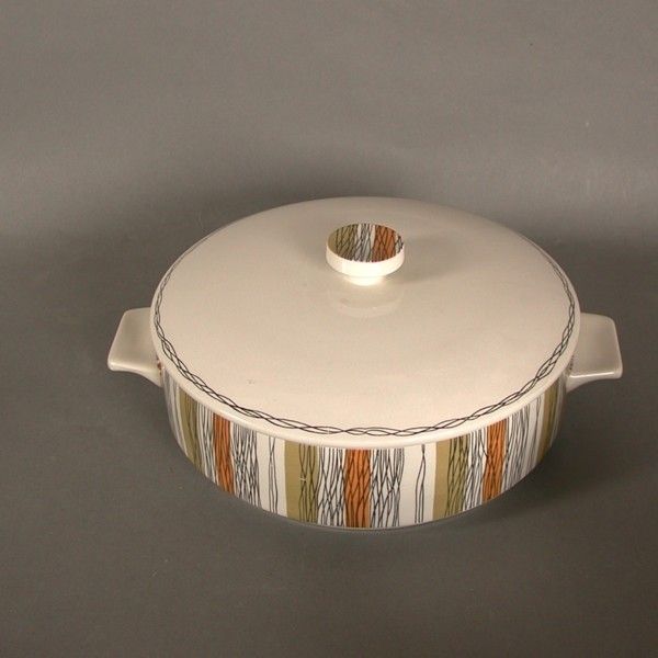 photo furniture Lot Of Midwinter Porcelain. David Queensberry. England. 1962.